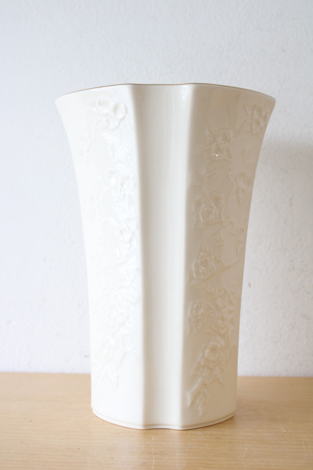 NEW Lenox Legacy Edition Carrington Rose Patterned Ivory Gold Edged Vase