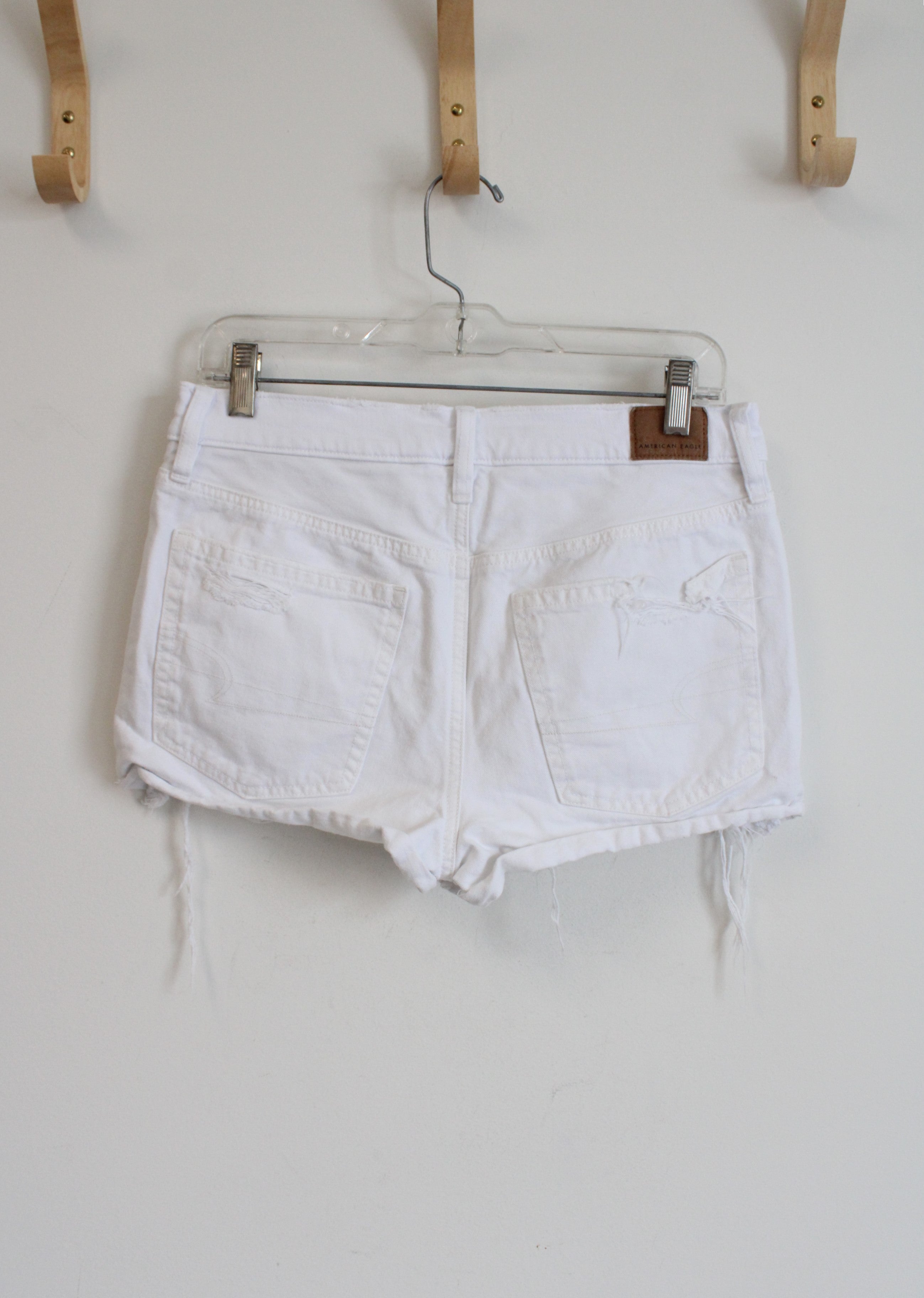 American Eagle 90s Boyfriend Distressed White Shorts | 10