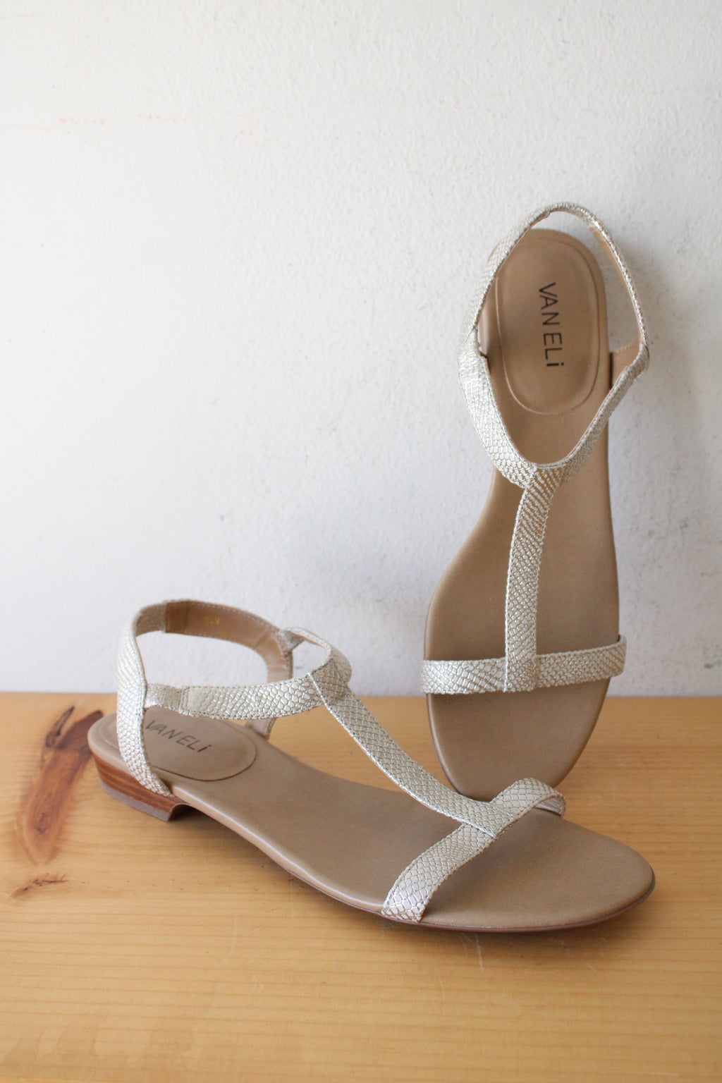 VANELi Silver T-Strap Sandals | Size 9.5