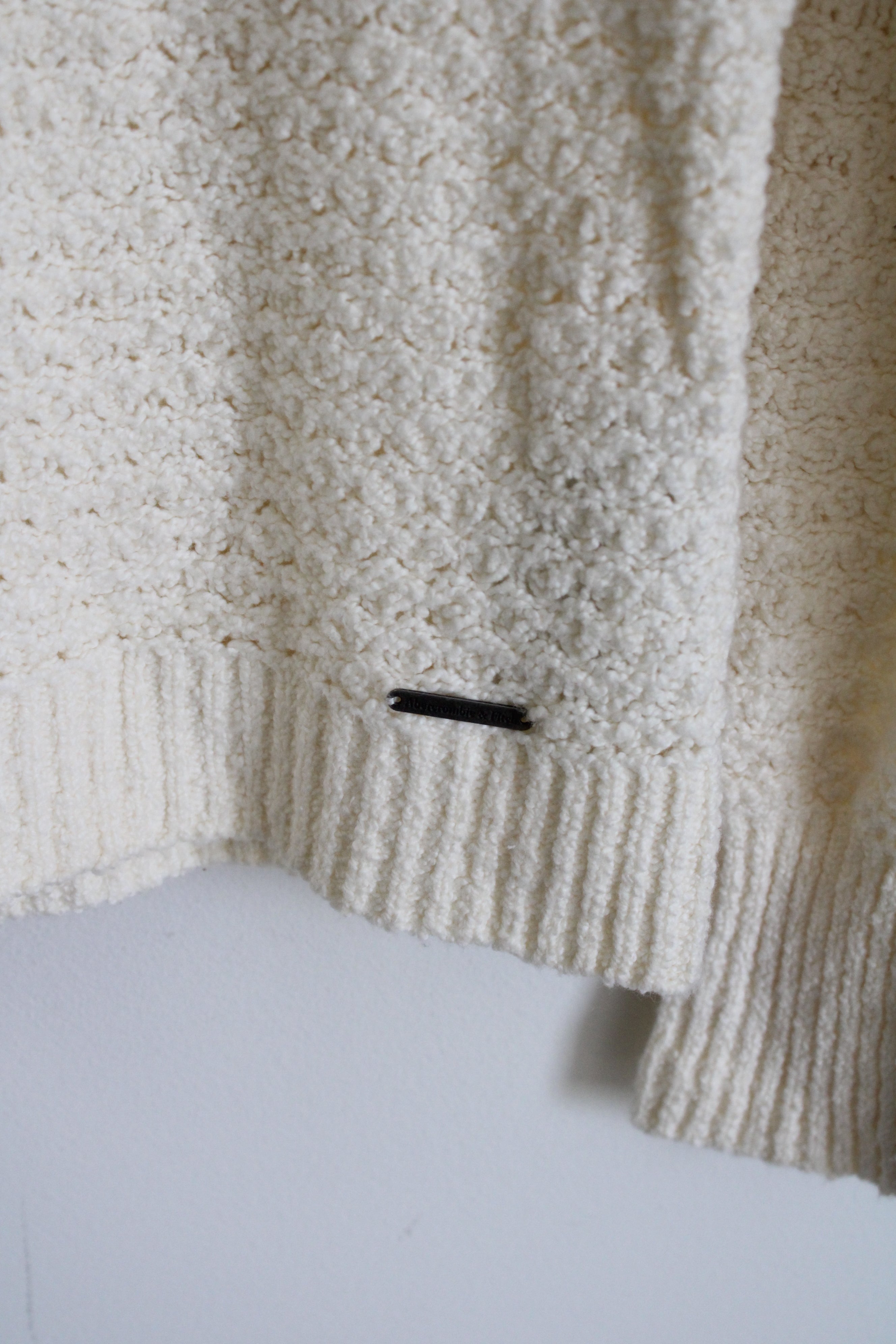 Abercrombie & Fitch Cream Knit Sweater | XS