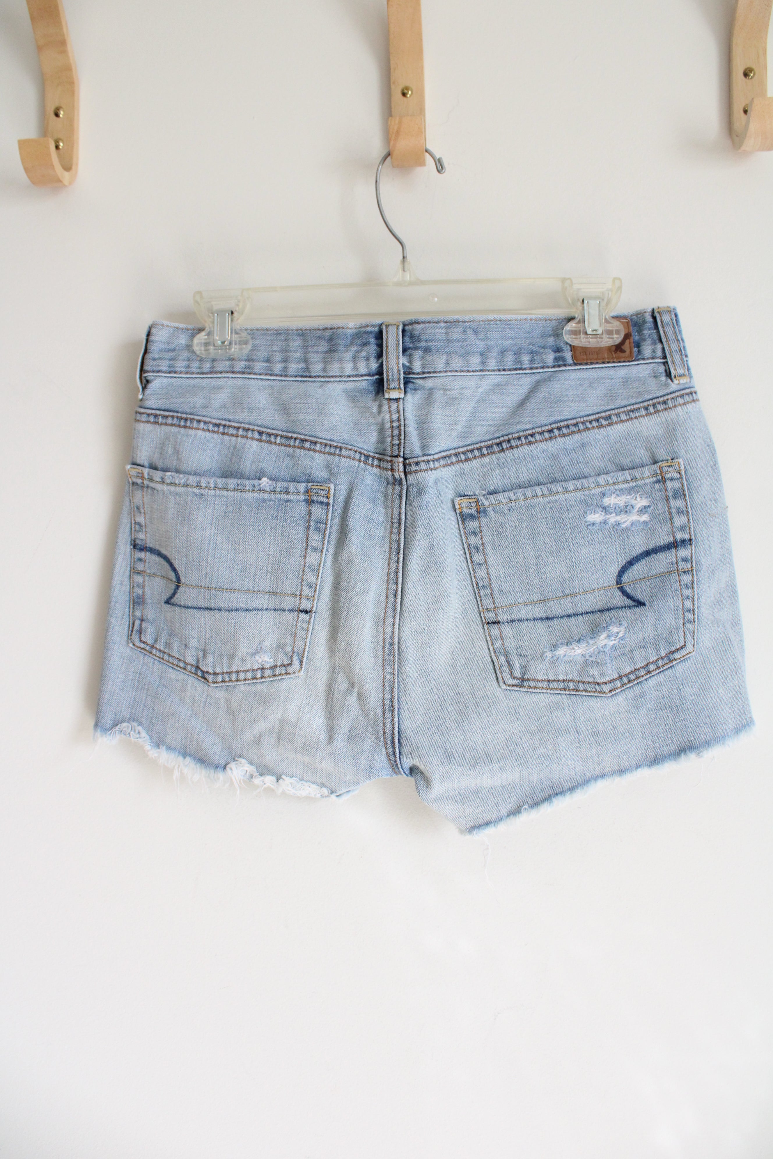 American Eagle Distressed Denim Light Wash Shorts | 4