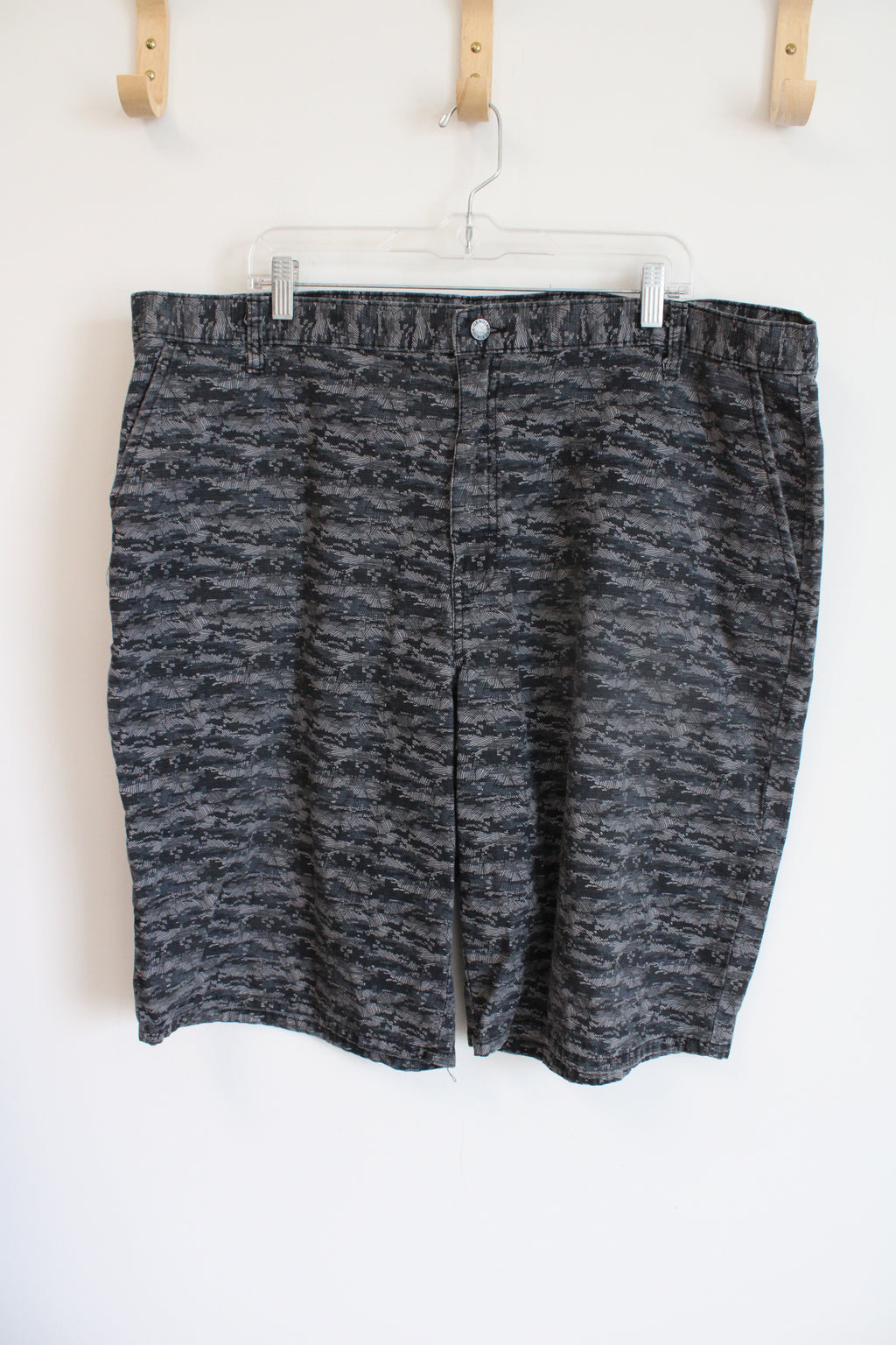 Dickies Gray Leaf & Pixel Camo Patterned Shorts | 44