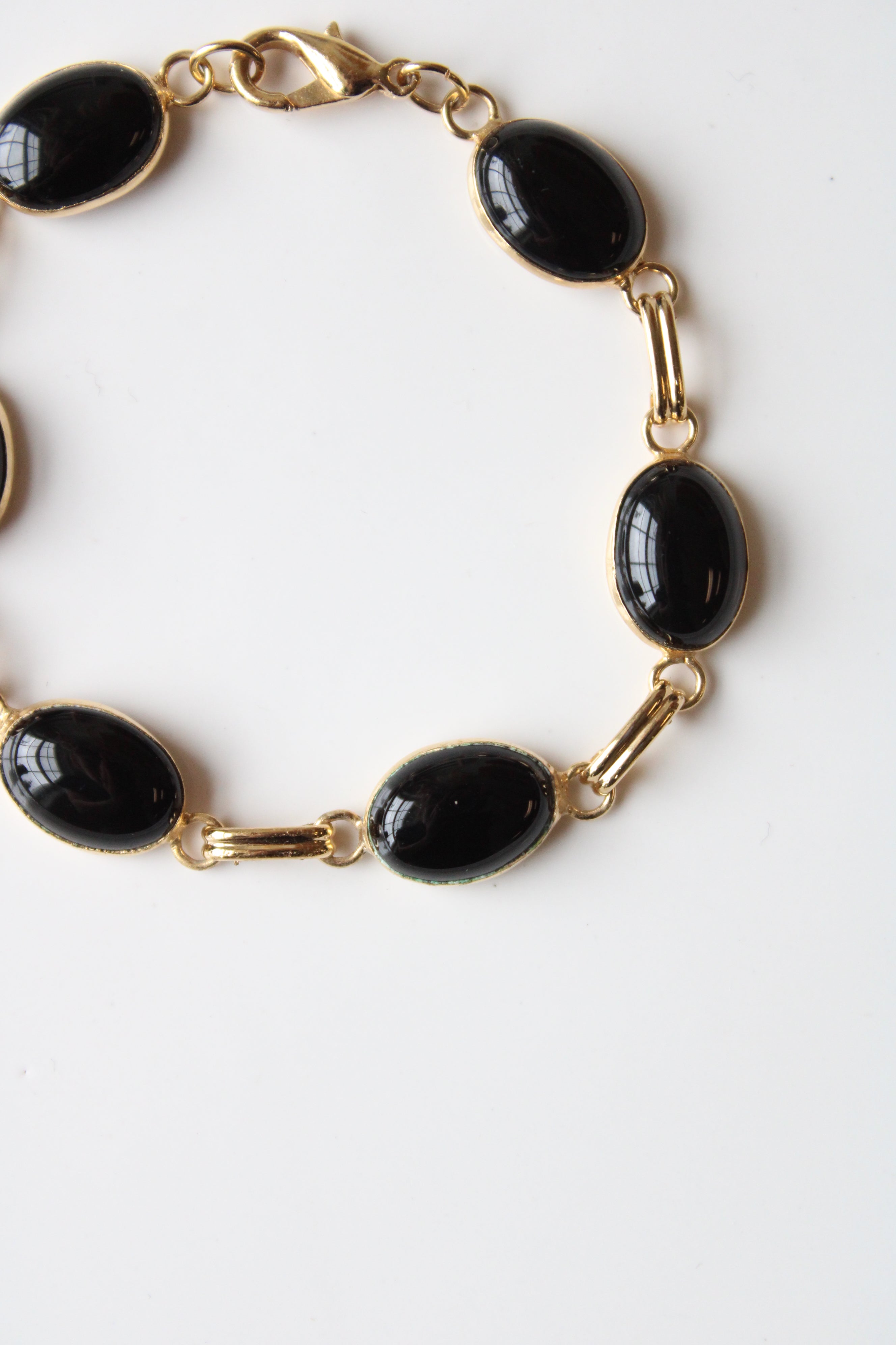 Onyx Oval Stone Gold Chain Bracelet