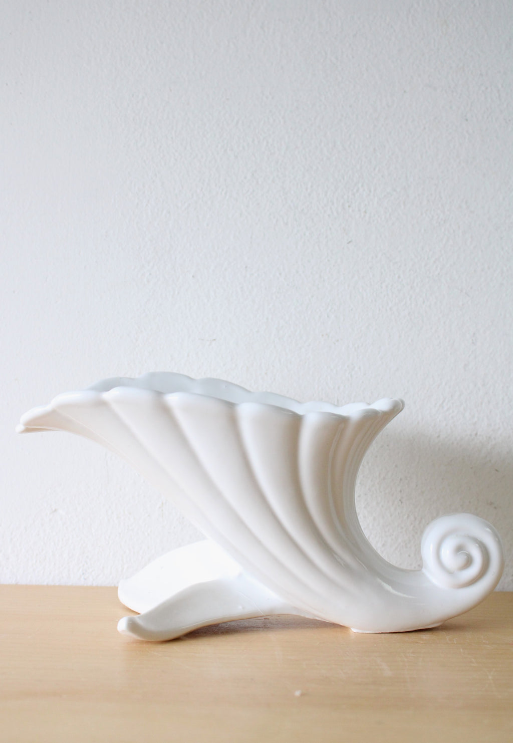 Abingdon, USA White Ceramic Art Deco Cornucopia Vase Planter