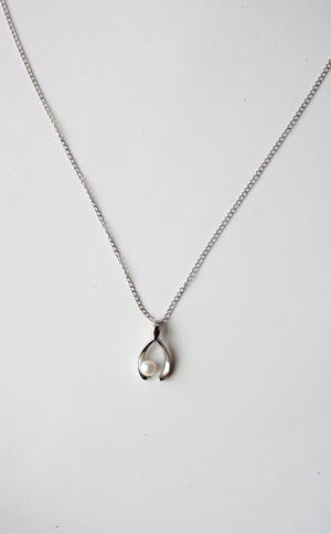 Wishbone Ivory Pearl Sterling Silver Necklace