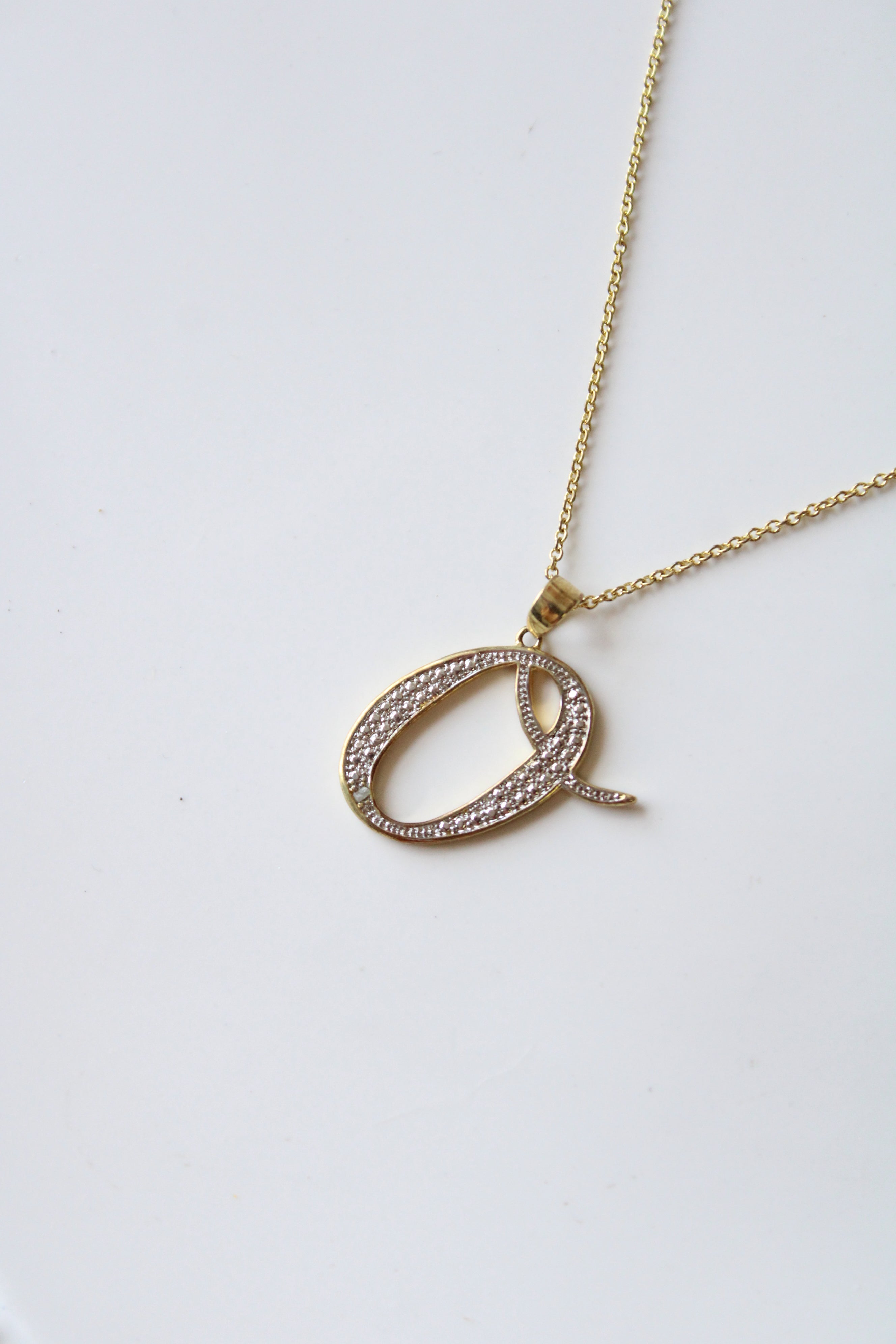 "O" Initial Gold Necklace