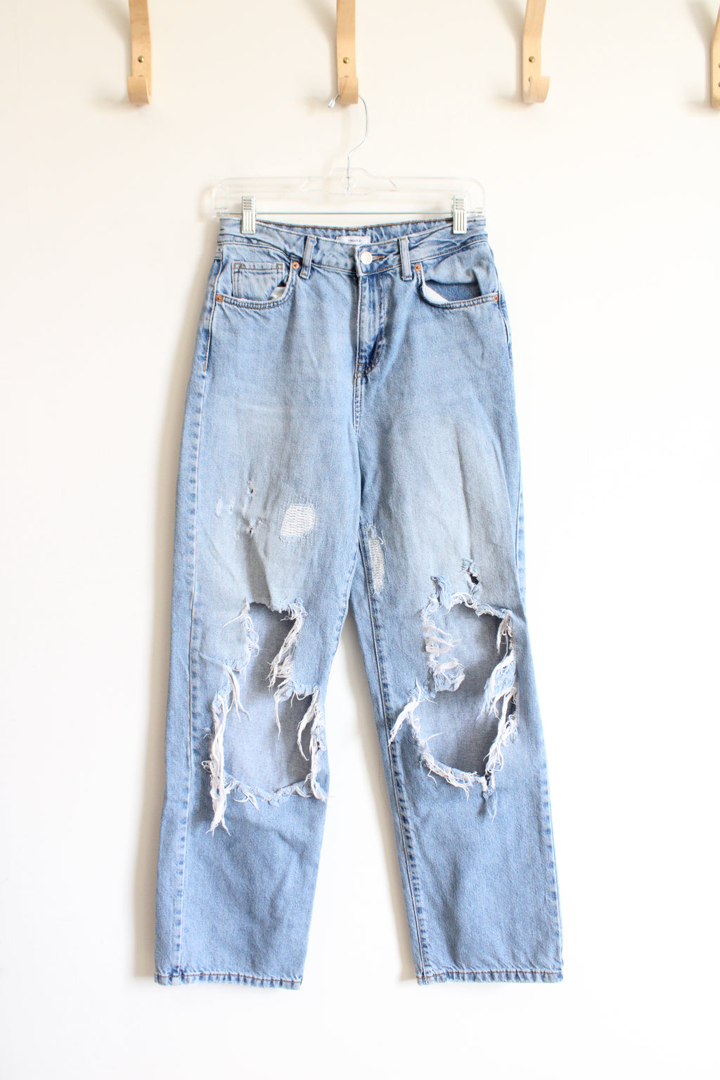 Forever 21 Light Wash Distressed Mom Jeans | 25/2