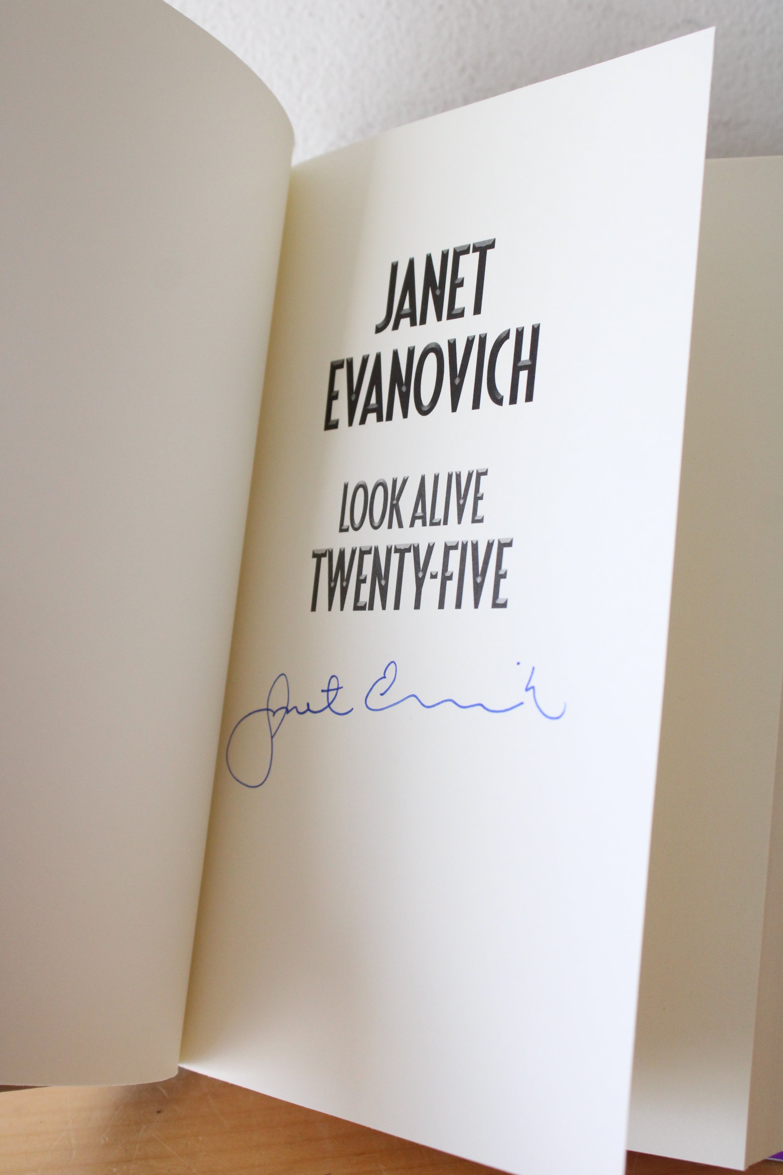 Signed Copy Look Alive Twenty-Five By Janet Evanovich