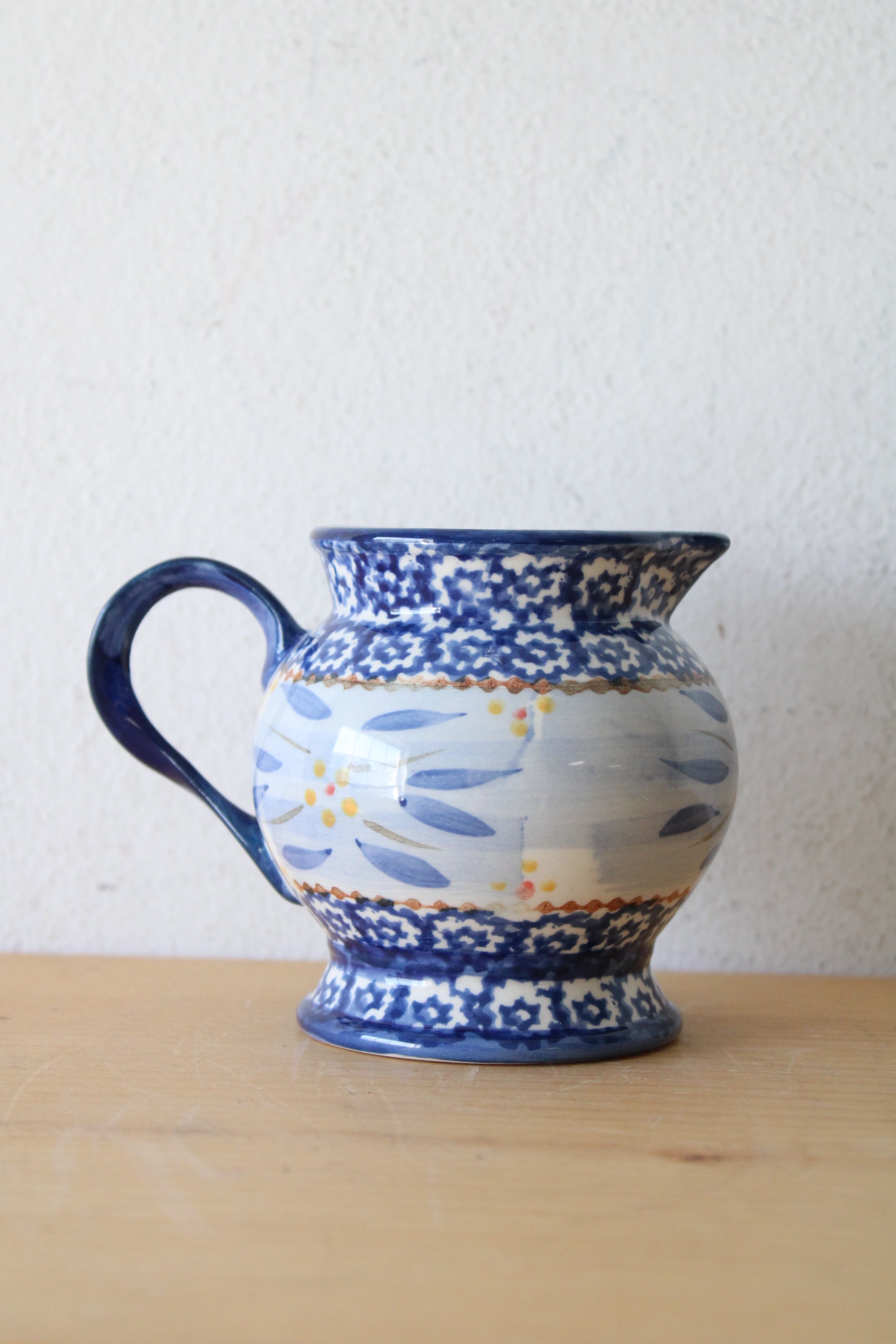 Temp-Tations Old World Blue Floral Creamer Pourer