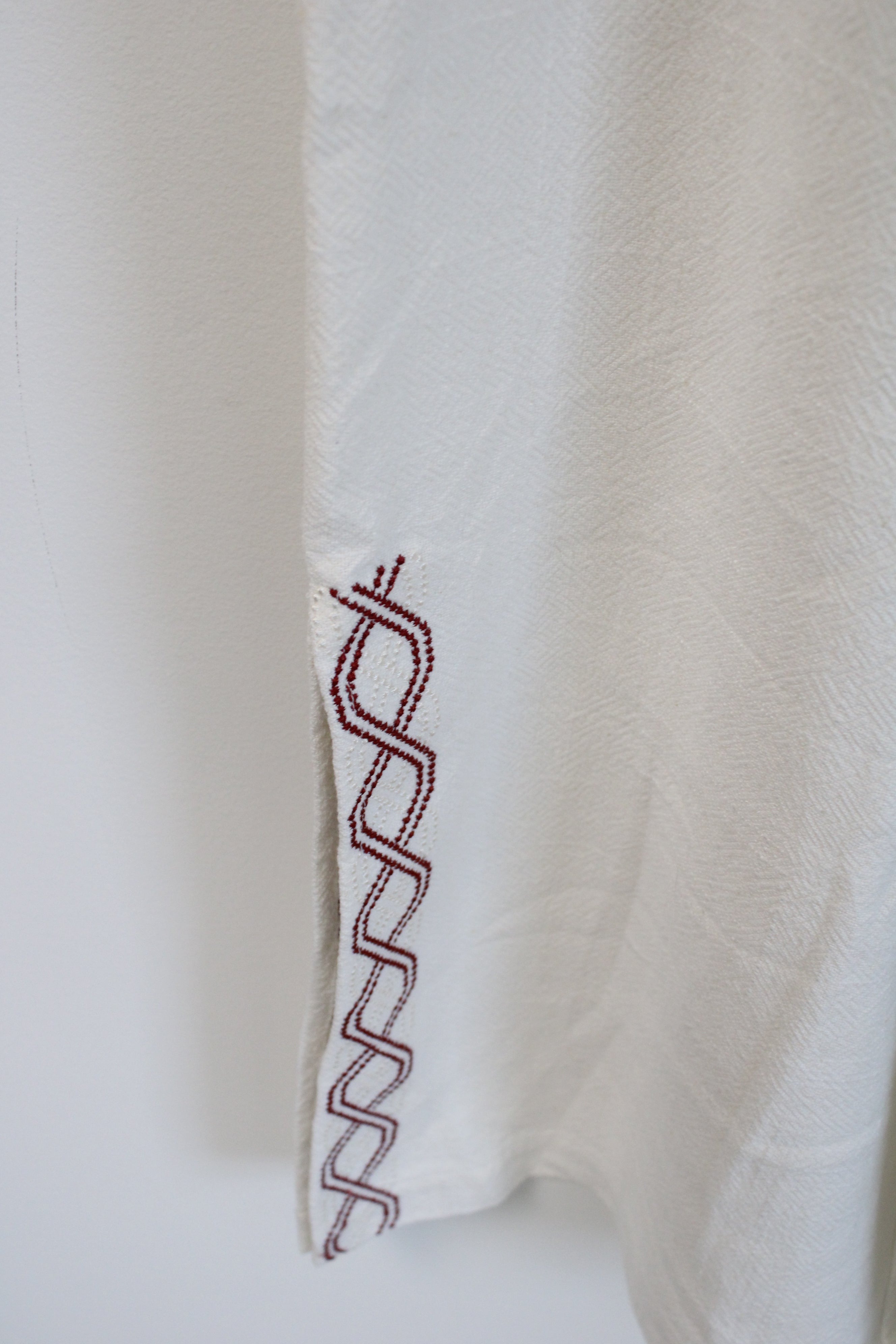 Soft Surroundings White Maroon Embroidered Elastic Waistband Pant | L Petite