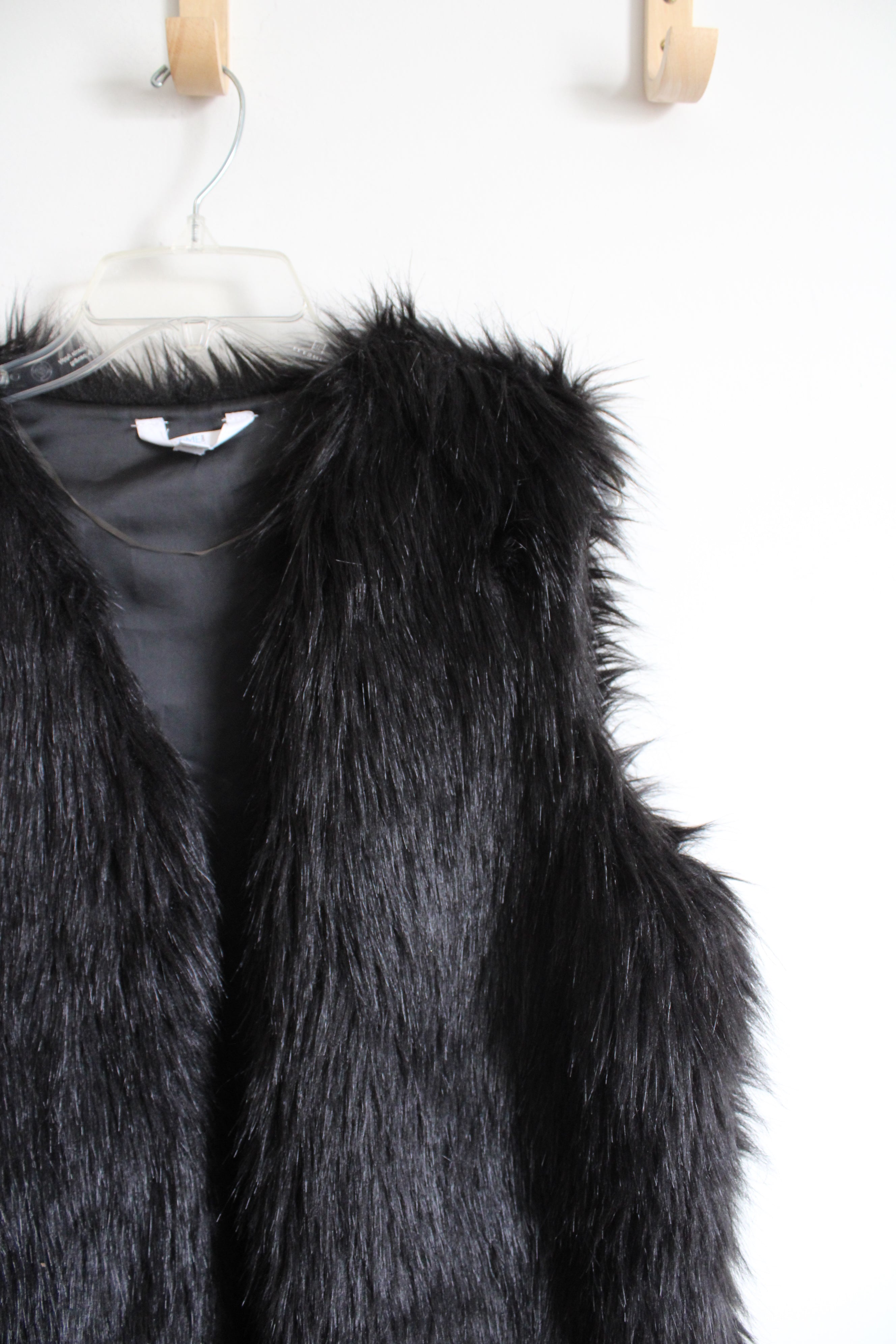 Time And Tru Black Faux Fur Vest | L