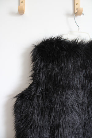 Time And Tru Black Faux Fur Vest | L