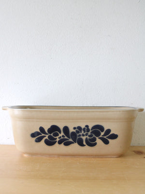 Pfaltzgraff  Yorktowne Folk Art 2QT Pottery 235 Loaf Dish