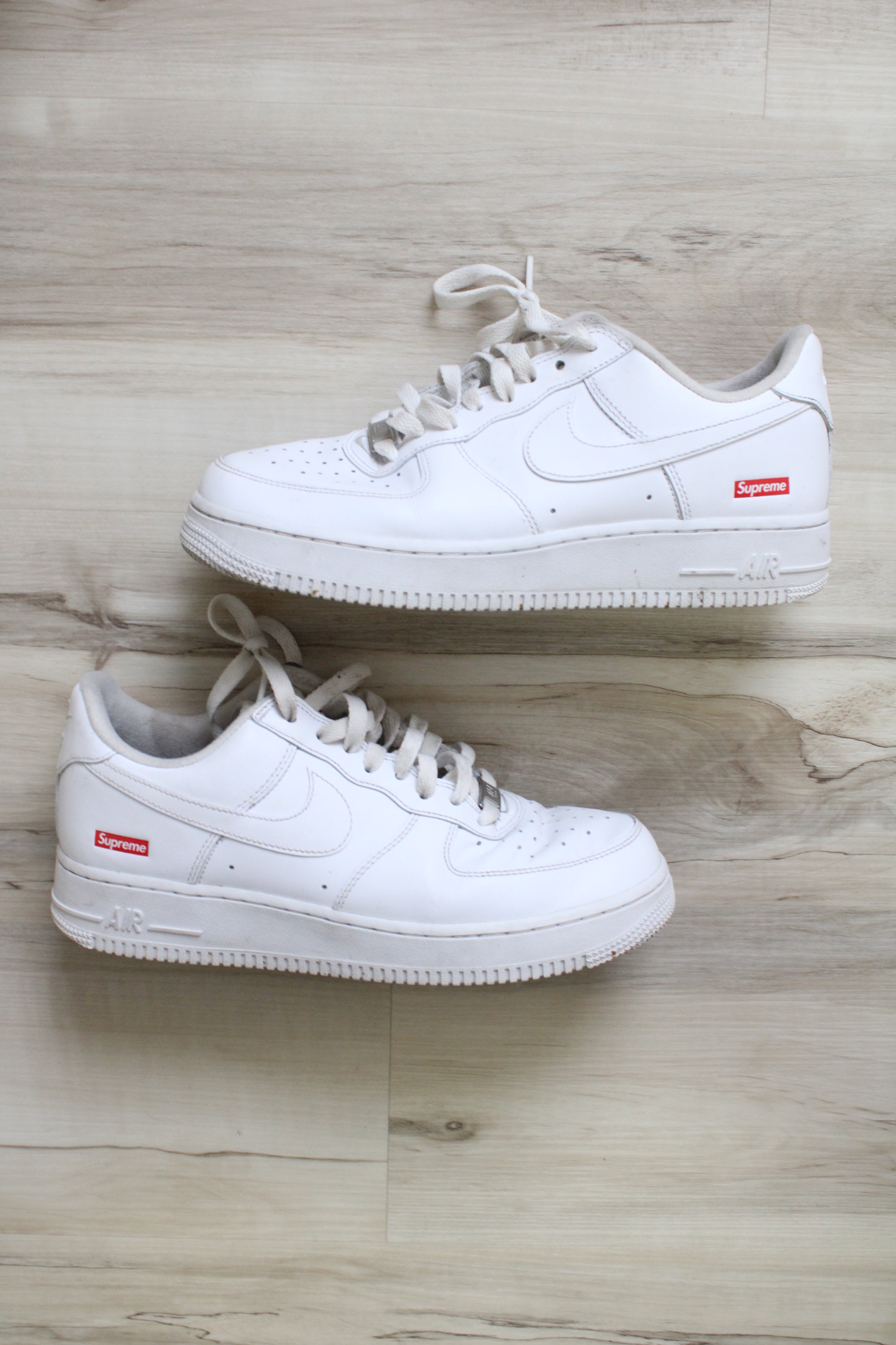 Nike Air Force 1 Low x Supreme White Sneakers | Men's 7.5