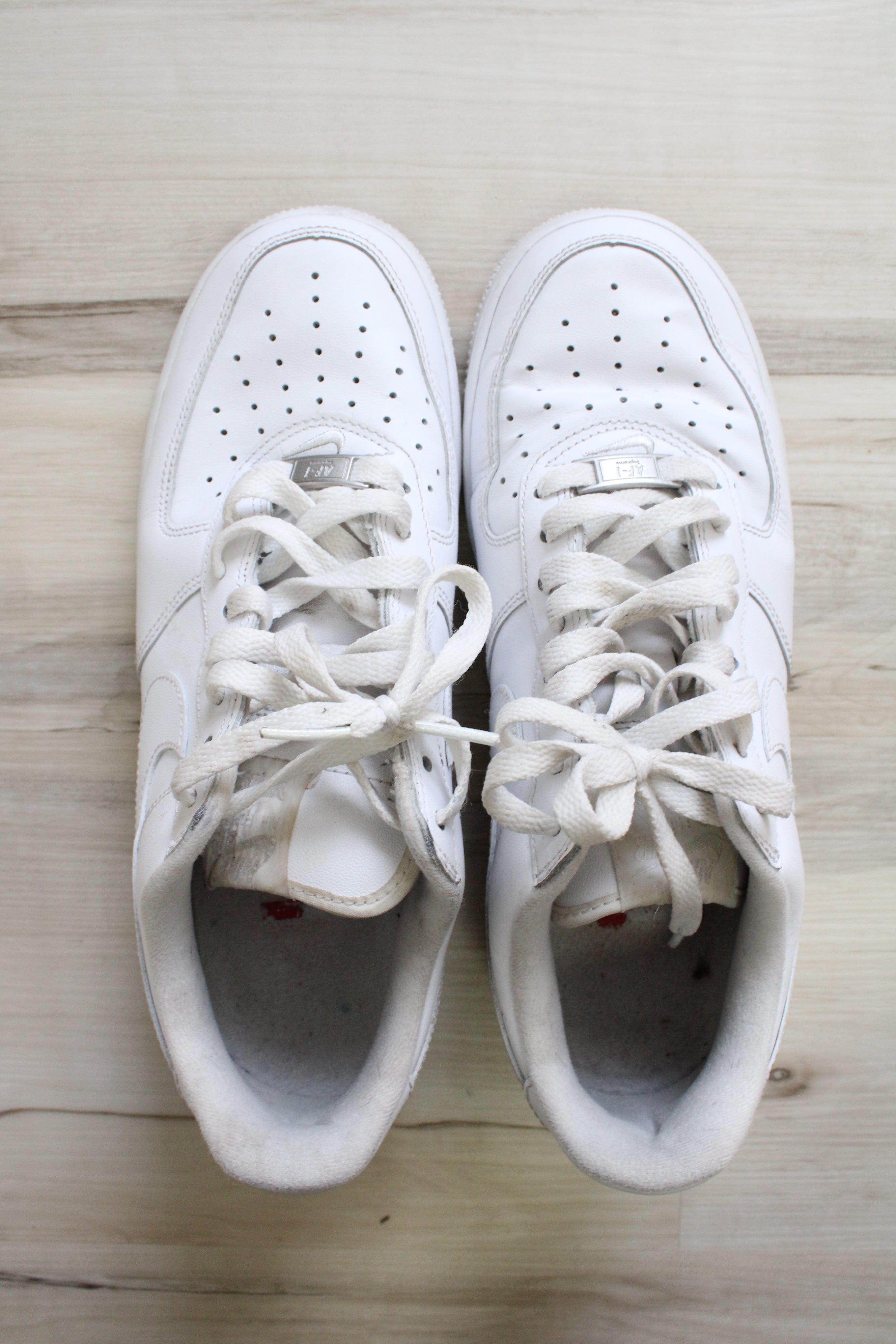 Nike Air Force 1 Low x Supreme White Sneakers | Men's 7.5