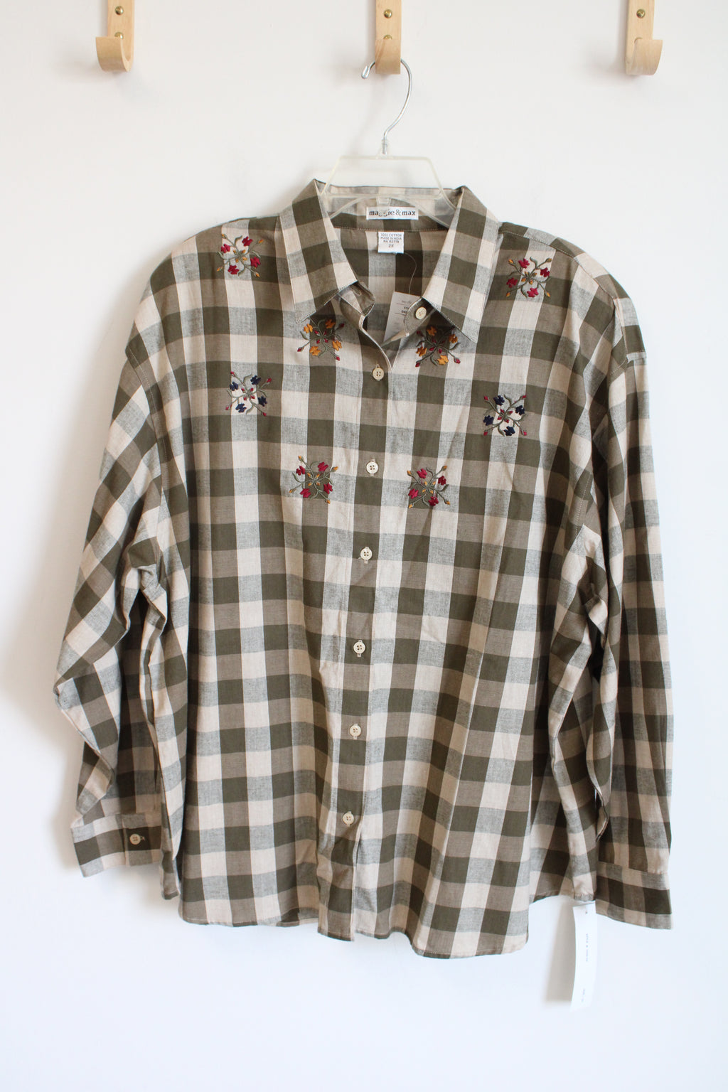 NEW Maggie & Max Green & Tan Plaid Embroidered Floral Button Down Top | 2X