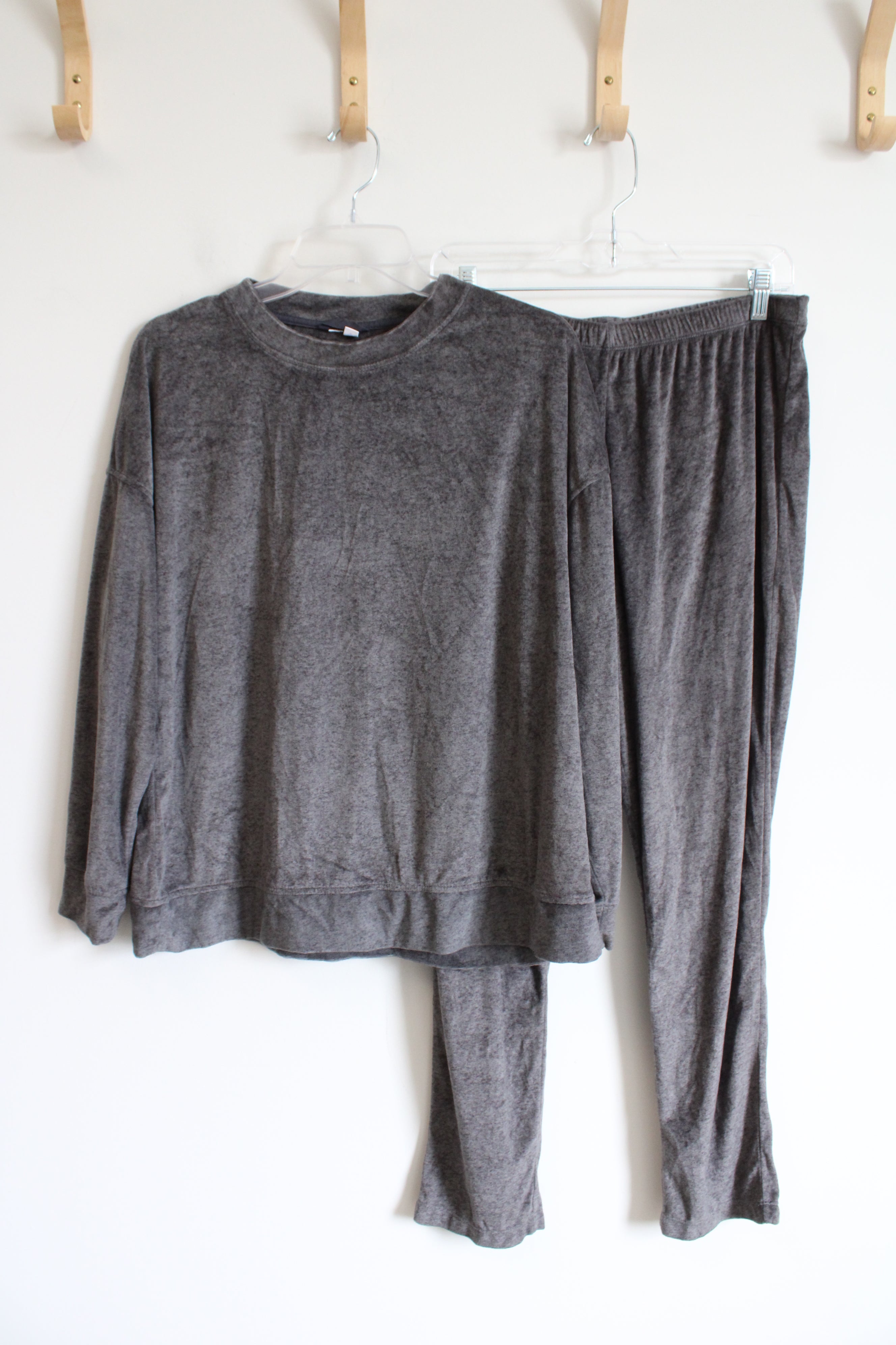 Joyspun Soft Gray Long Sleeved Shirt & Sweatpants 2-Piece Set | M