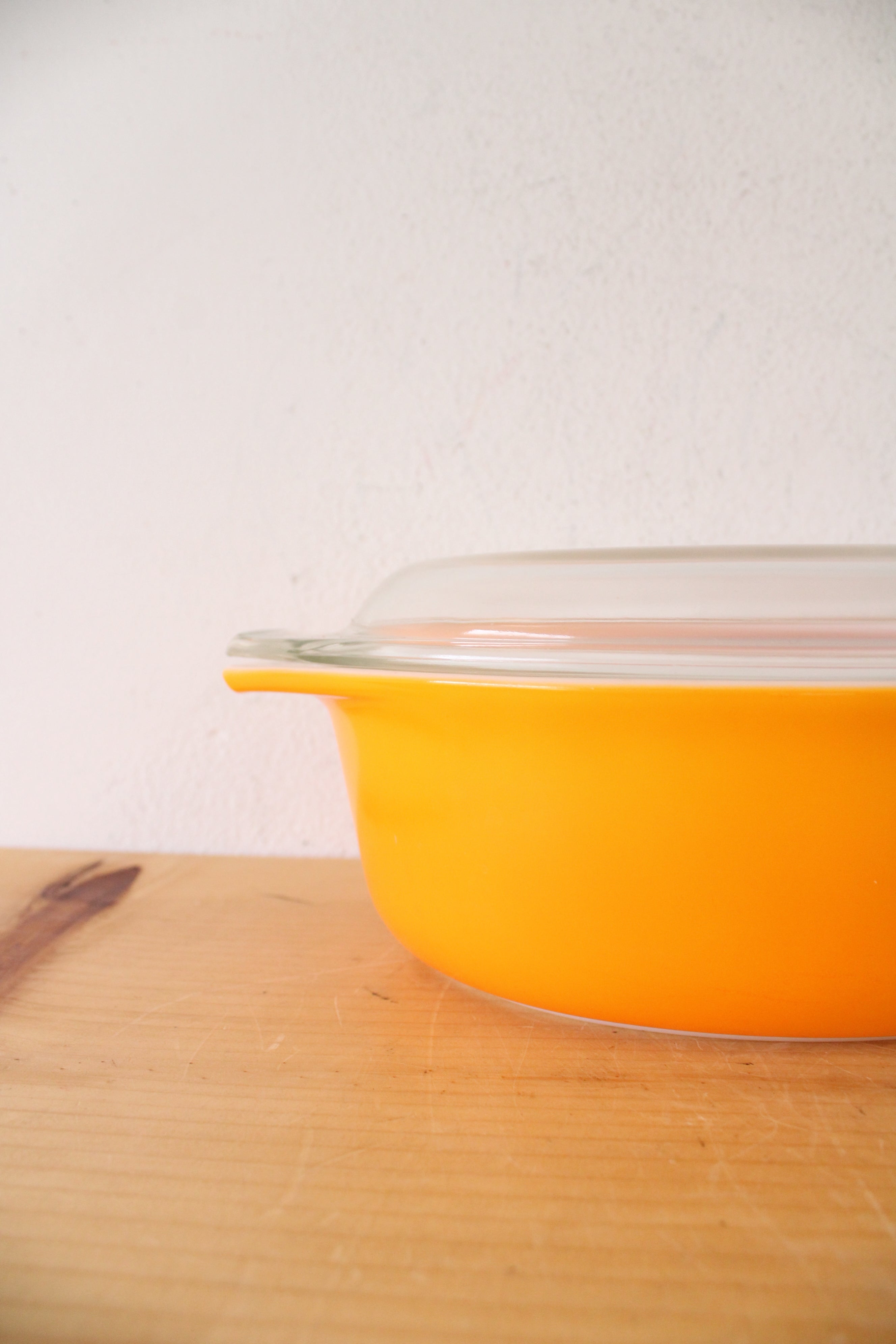 Pyrex Vintage 043 1.5 Quart Tangerine Oval Covered Baking Dish