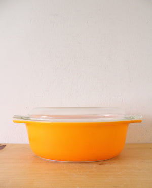 Pyrex Vintage 043 1.5 Quart Tangerine Oval Covered Baking Dish