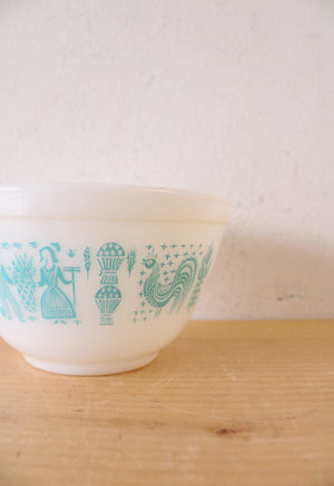 Pyrex Vintage #401 1.5 Pint Amish Butterprint Small Bowl