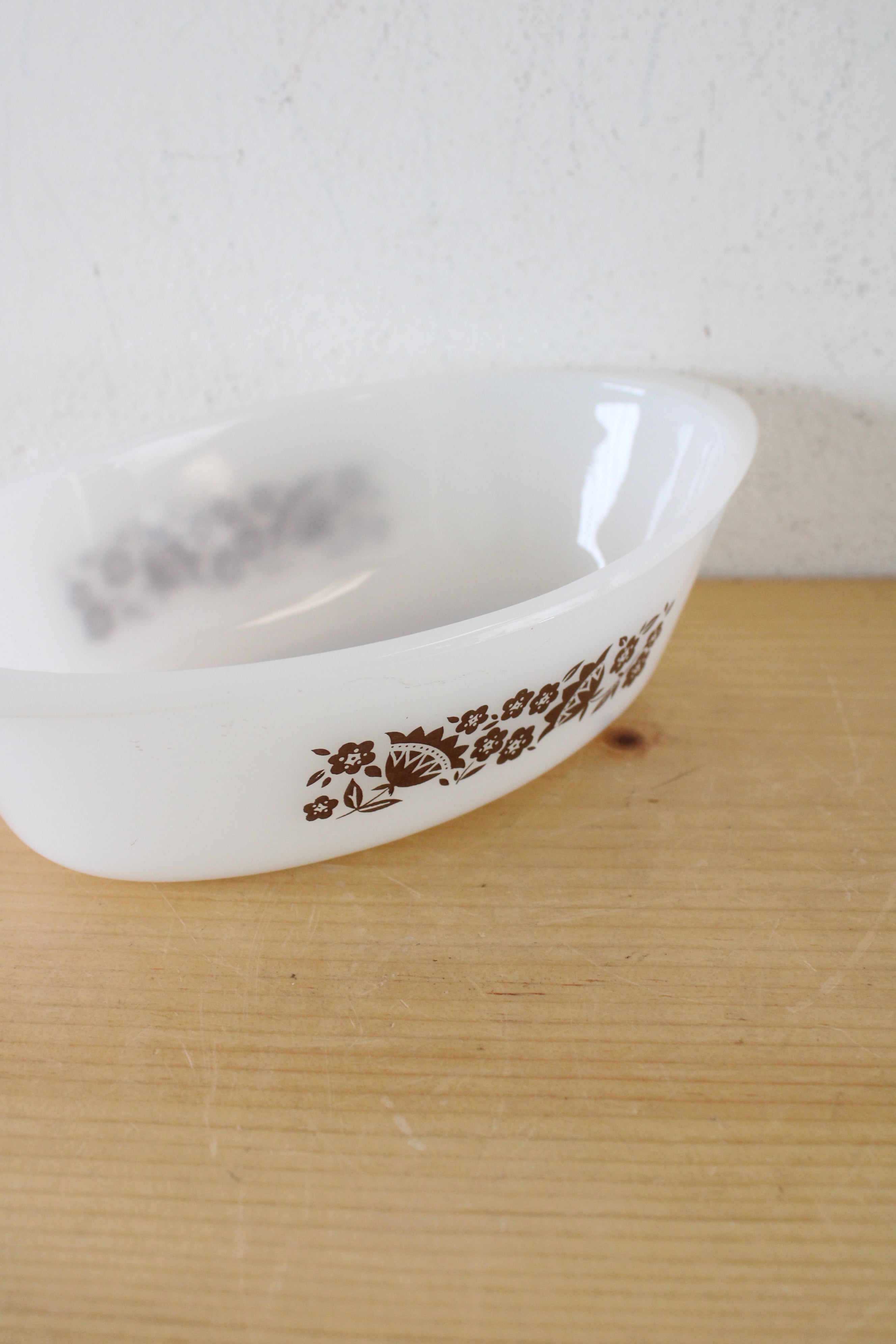 Glasbake J235 1 Qt. Brown Floral Oval Baking Dish