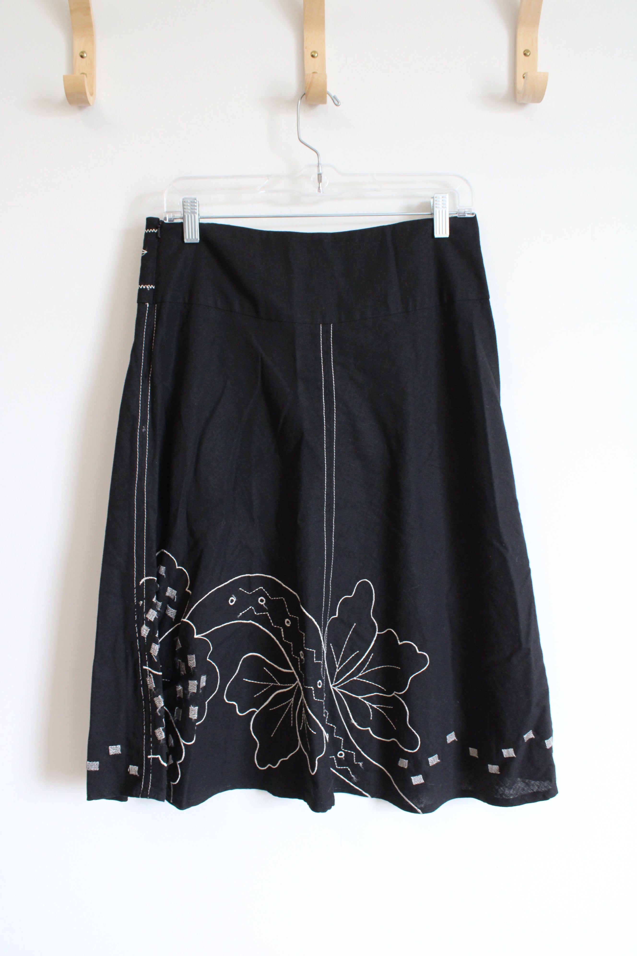 Willi Smith White Embroidered Floral Black Skirt | 6