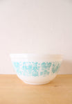 Pyrex Vintage #402 1.5 Quart Amish Butterprint Bowl