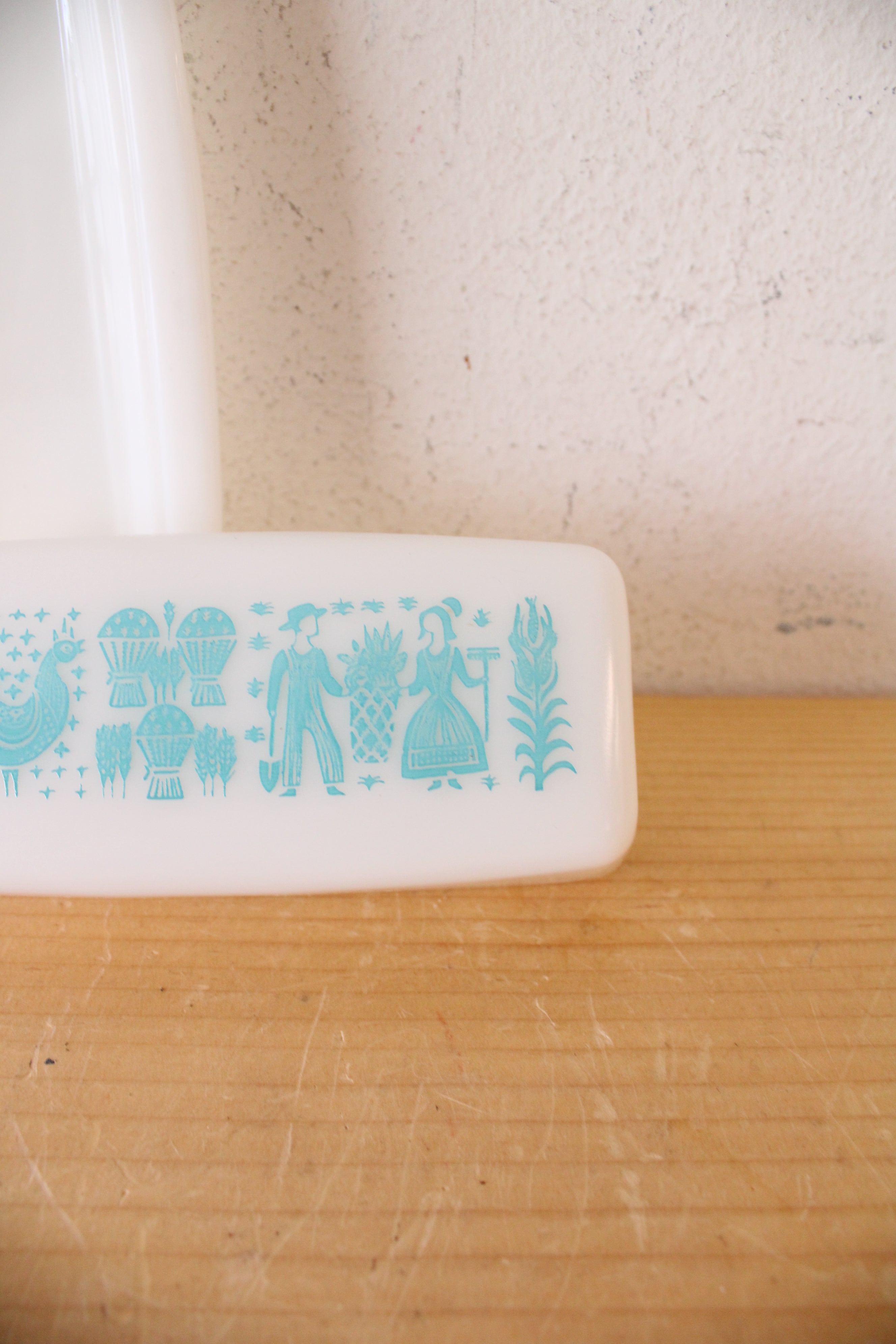 Pyrex Vintage Amish Butterprint Butter Dish