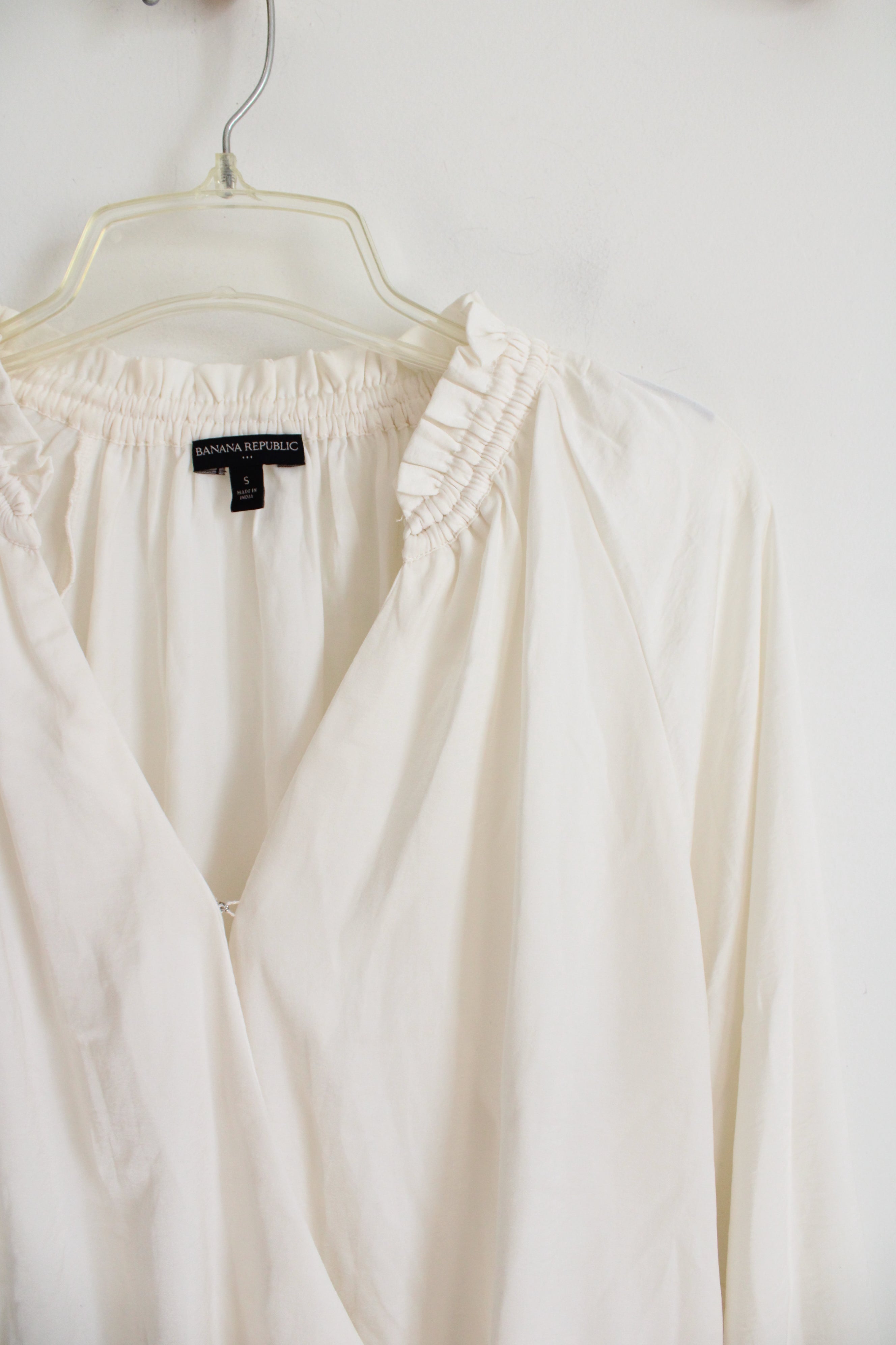 Banana Republic Cream Silky Long Sleeved Blouse | S