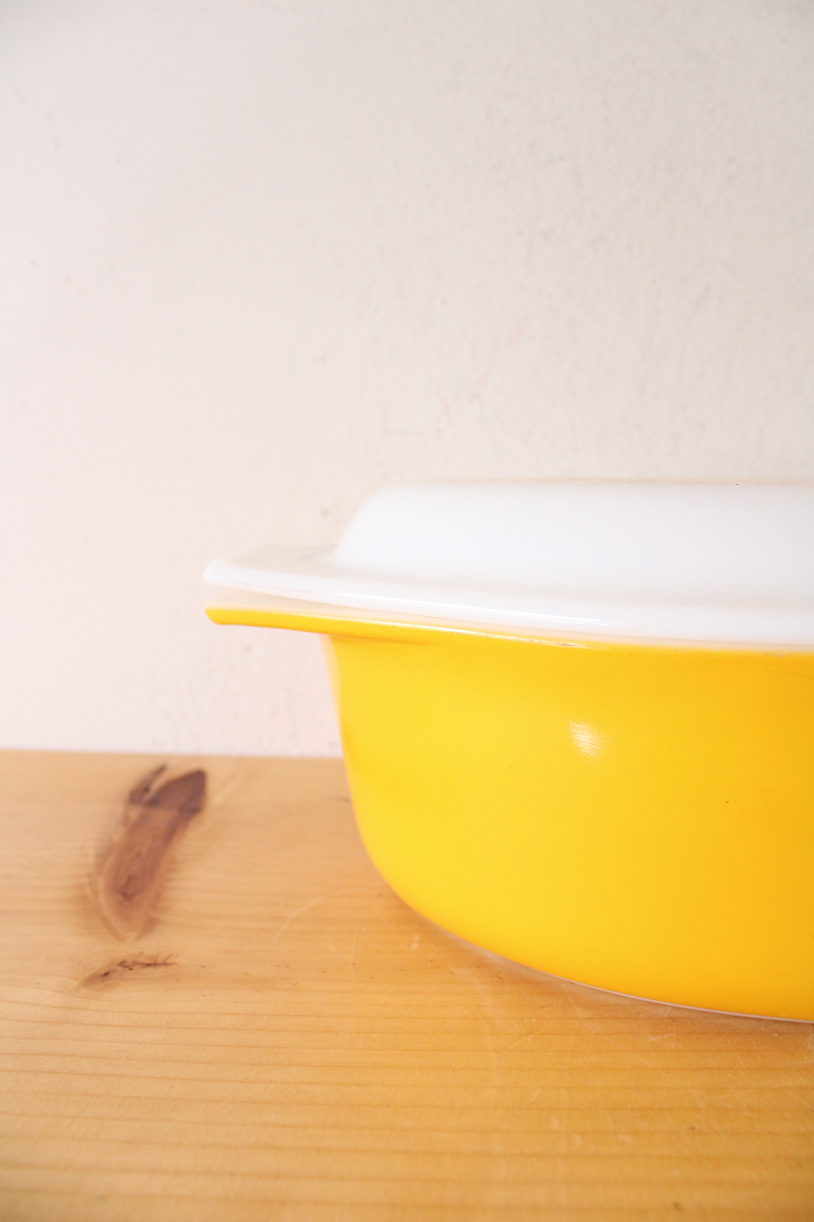 Pyrex Vintage #045 2.5 Quart Sunflower Daisy Covered Oval Baking Dish