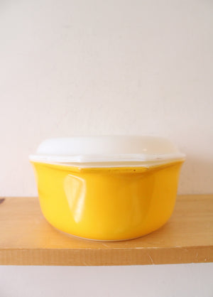 Pyrex Vintage #045 2.5 Quart Sunflower Daisy Covered Oval Baking Dish