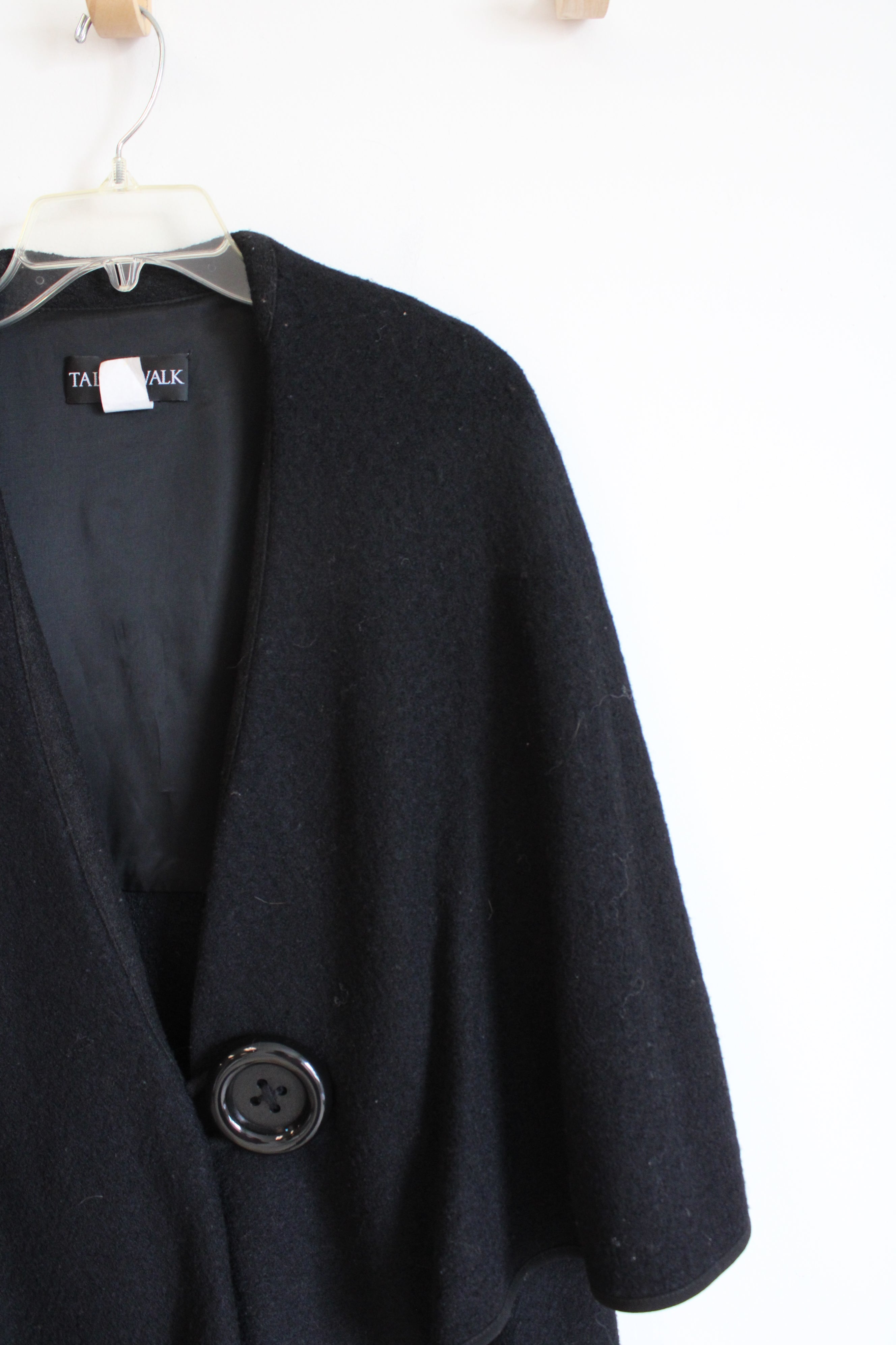 Talk Of The Walk Black Rose Jacket Shawl | L