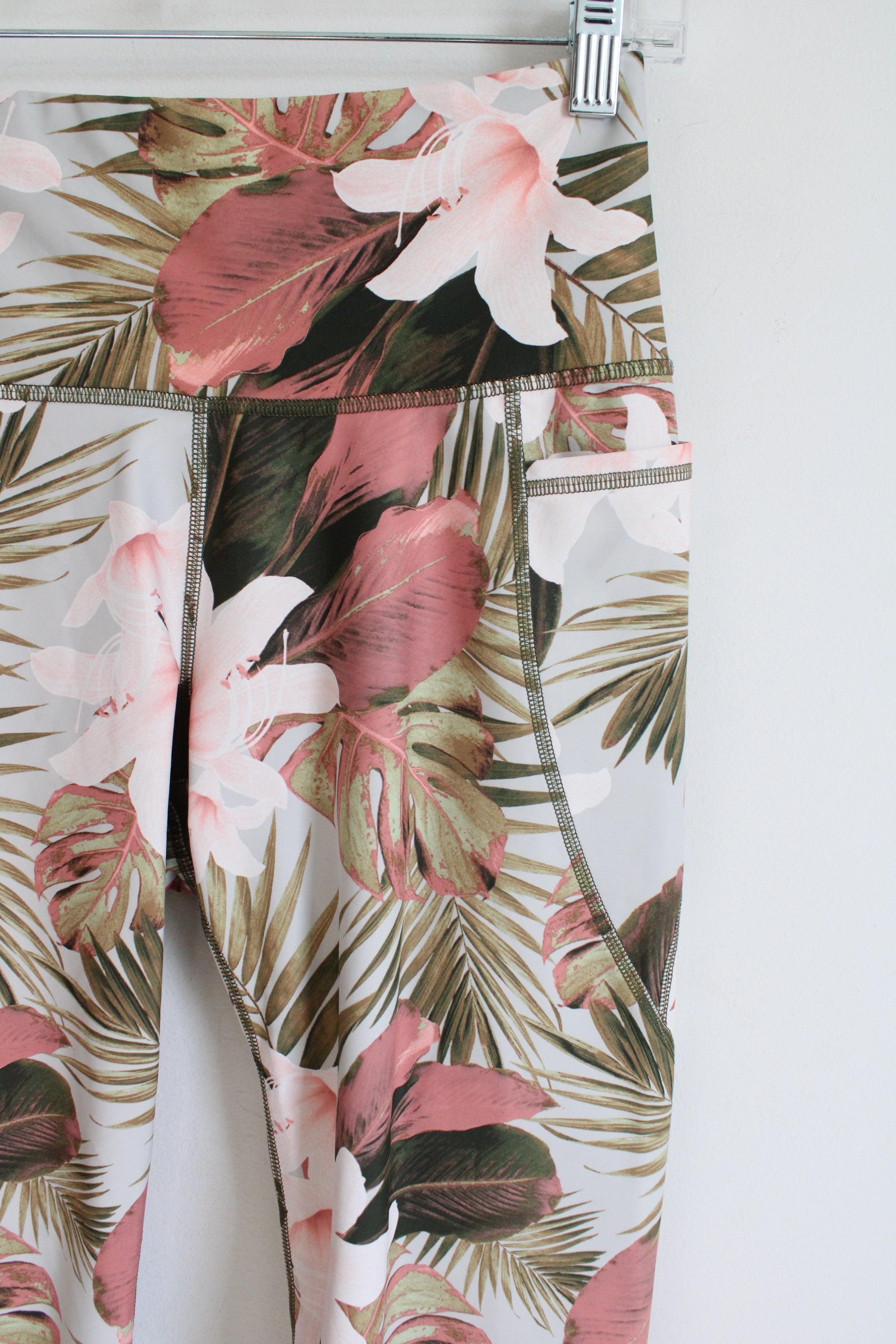 Old Navy Active PowerSoft Tropical Print Capri Leggings | M