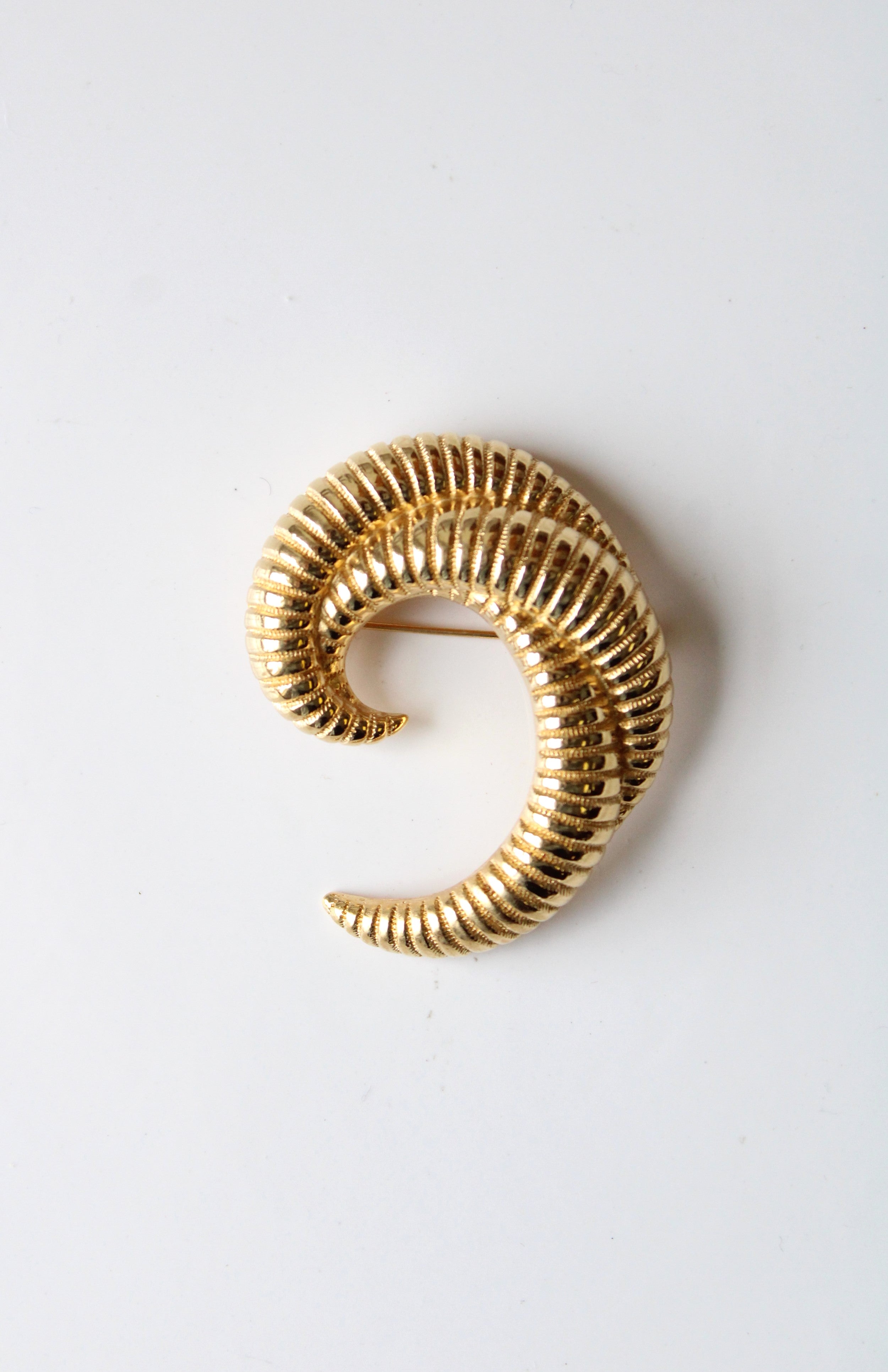 Money Gold Tone Ribbed Swirl Brooch Pin