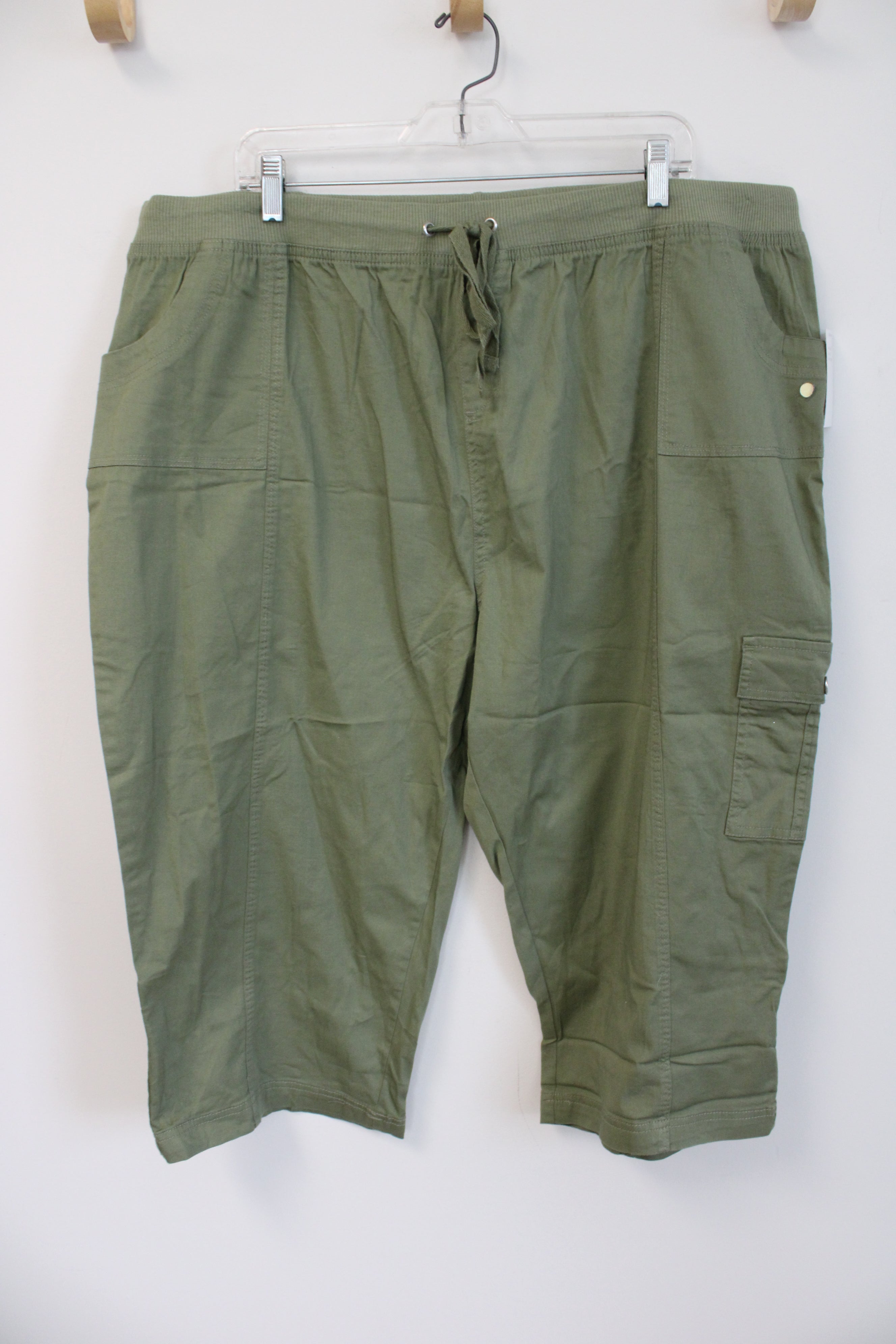 NEW Fresh Green Cargo Capri Pants | 24W