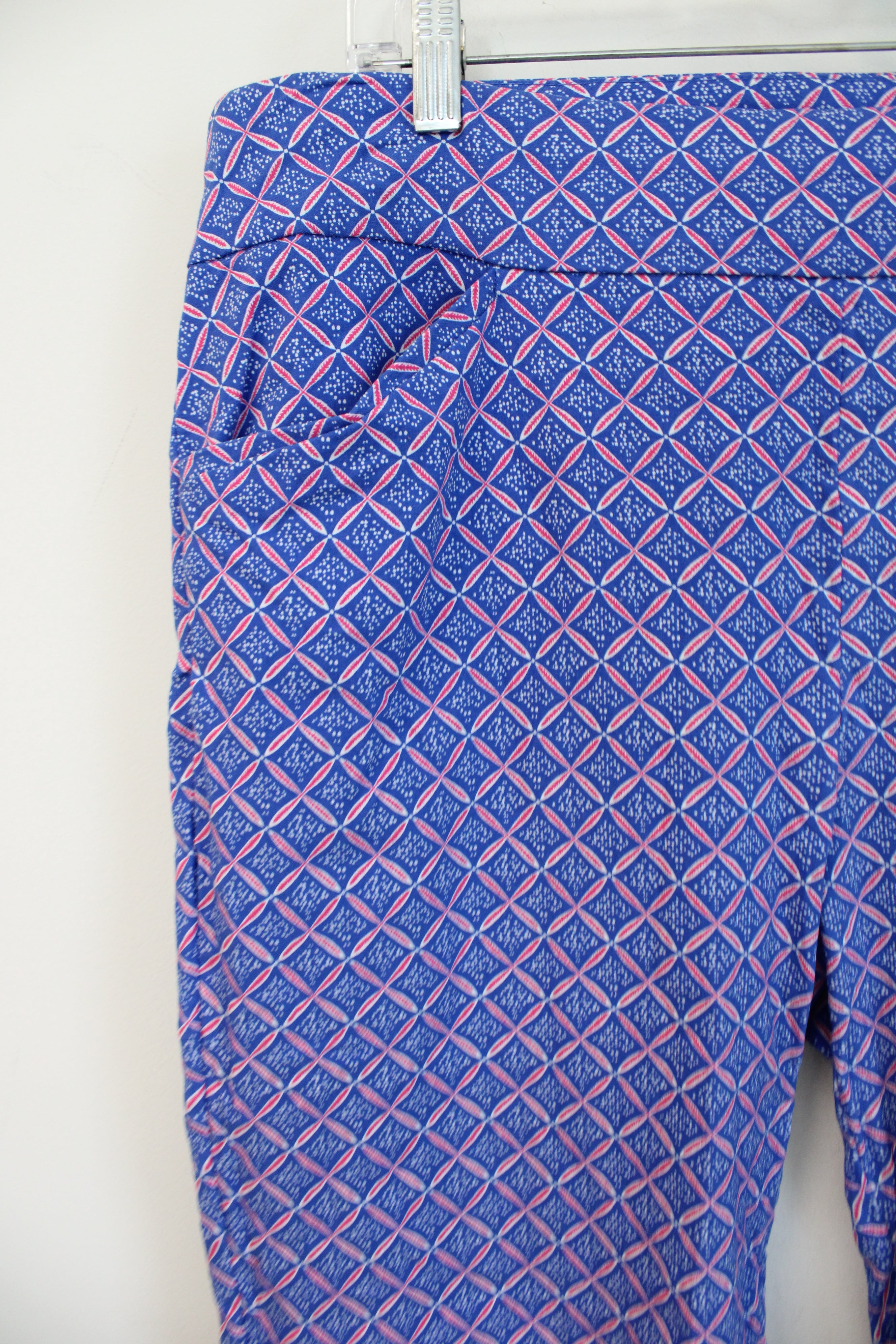 Chico's Perfect Stretch Blue & Pink Patterned Capri Pants | 3 (16)