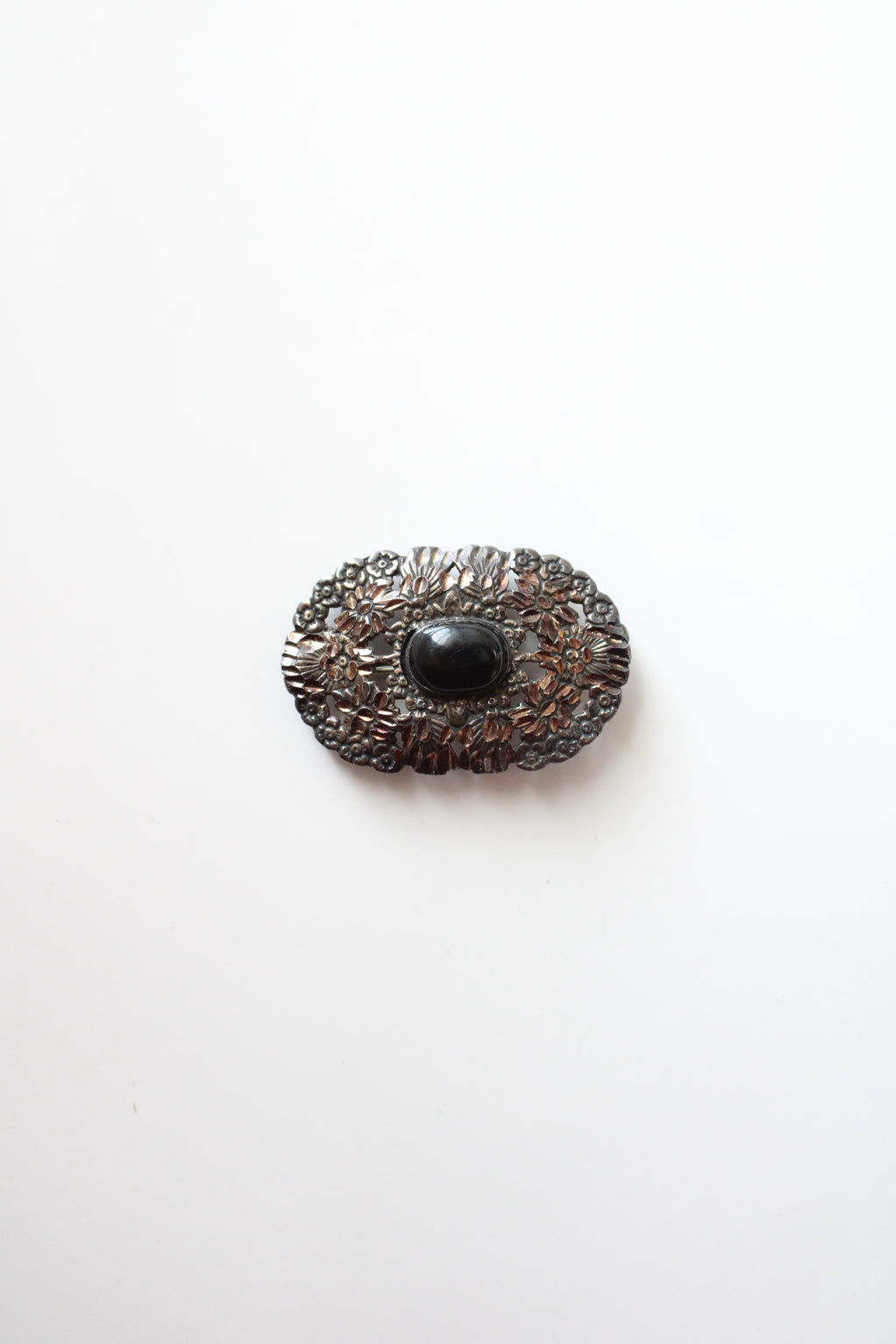 Vintage Black Stone & Sterling Silver Oval Brooch