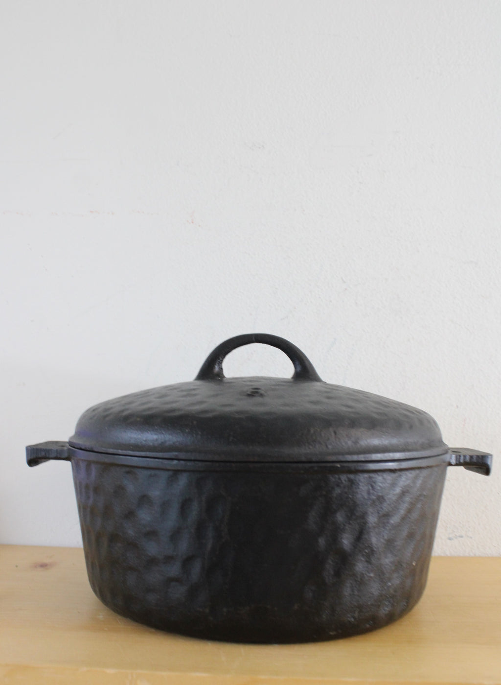 #8 Hammered Cast Iron Dutch Oven