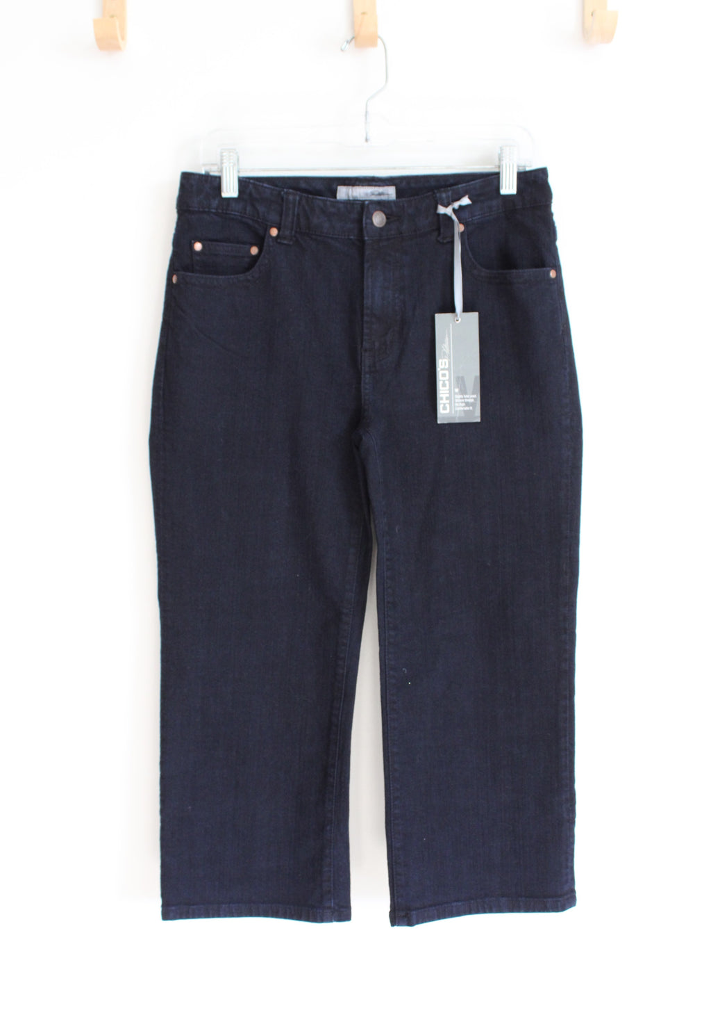 NEW Chico's Performance Dark Wash Capri Jeans | 0 (4)