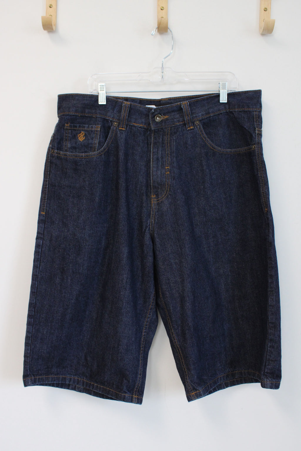 Rocawear Dark Wash Jean Shorts | 38