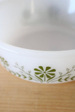 Glasbake Vintage Green Daisy J2600 1.5 Quart Casserole Dish