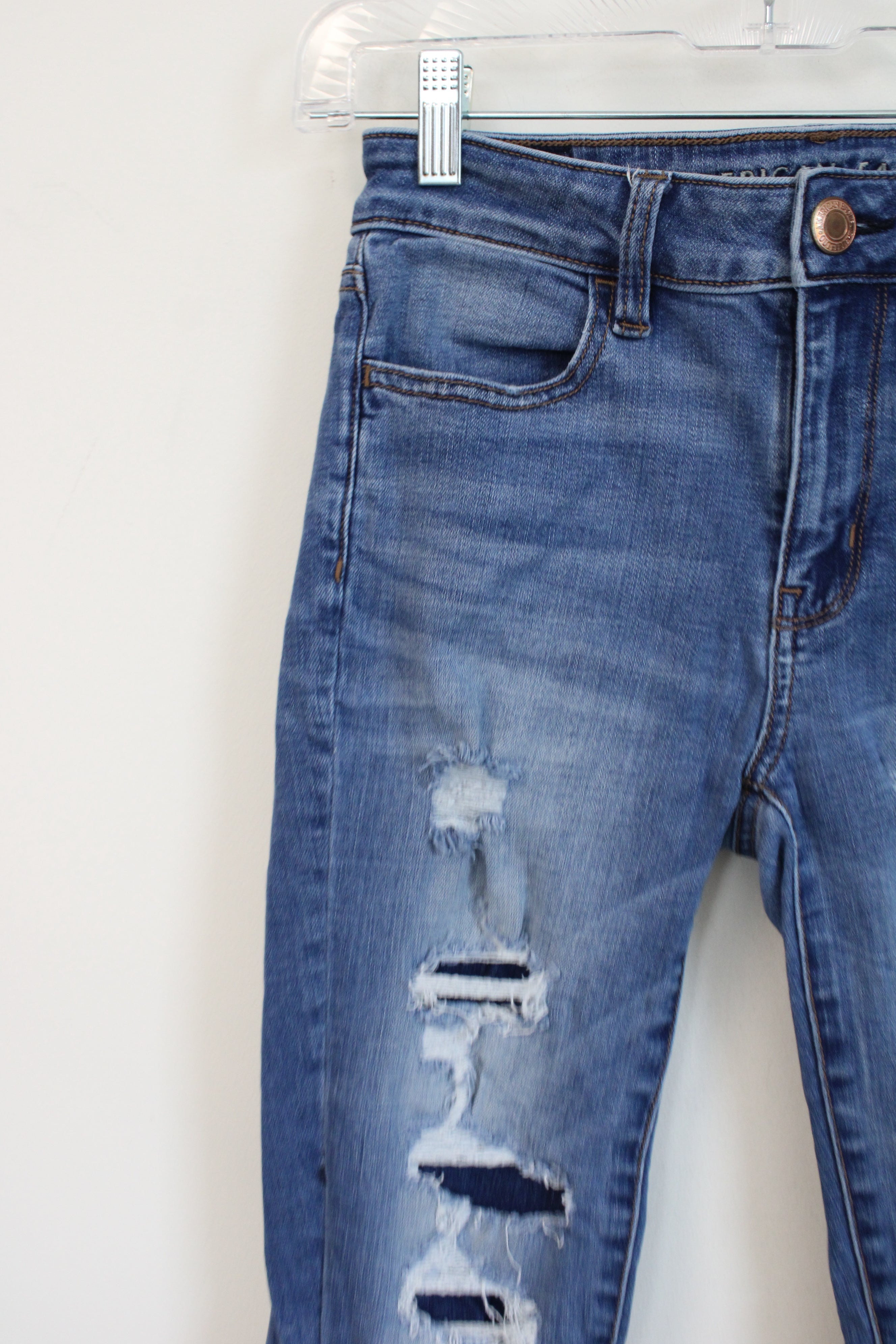 American Eagle Distressed Jeans | 2 Short