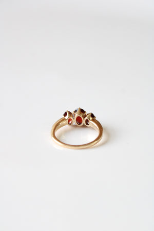 14KT Yellow Gold Garnet Oval 3 Stone Ring | Size 6