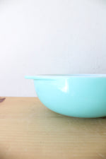 Pyrex #023 1.5 Quart Turquoise Blue Bowl