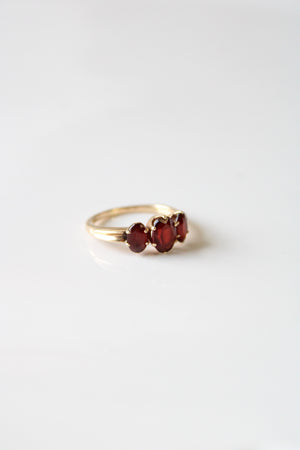 14KT Yellow Gold Garnet Oval 3 Stone Ring | Size 6