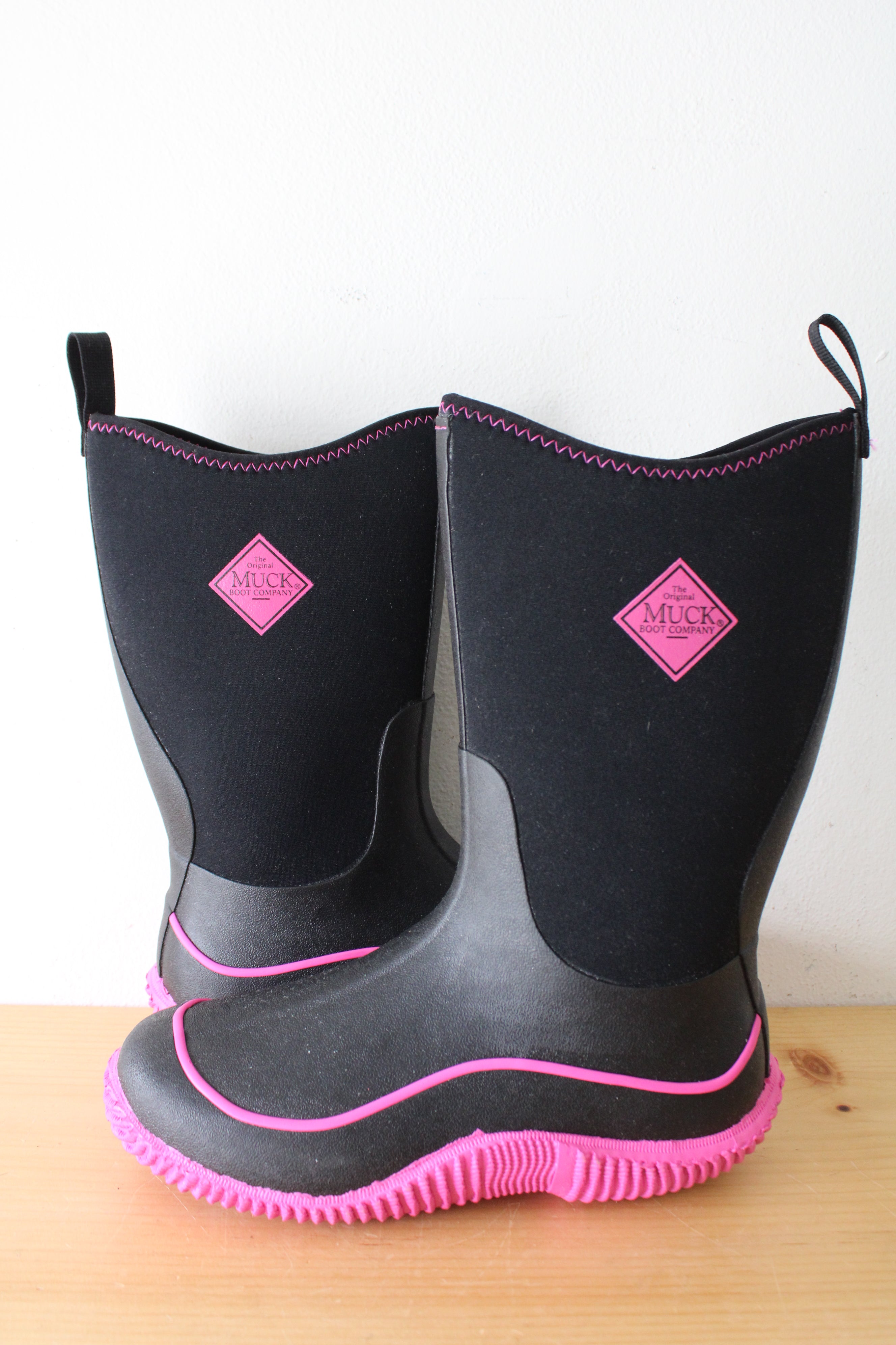 Muck Boot Company Hale Pink & Black Boots | Size 7