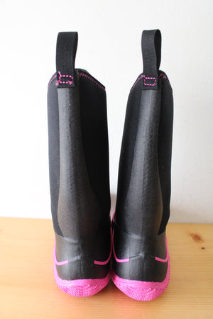 Muck Boot Company Hale Pink & Black Boots | Size 7