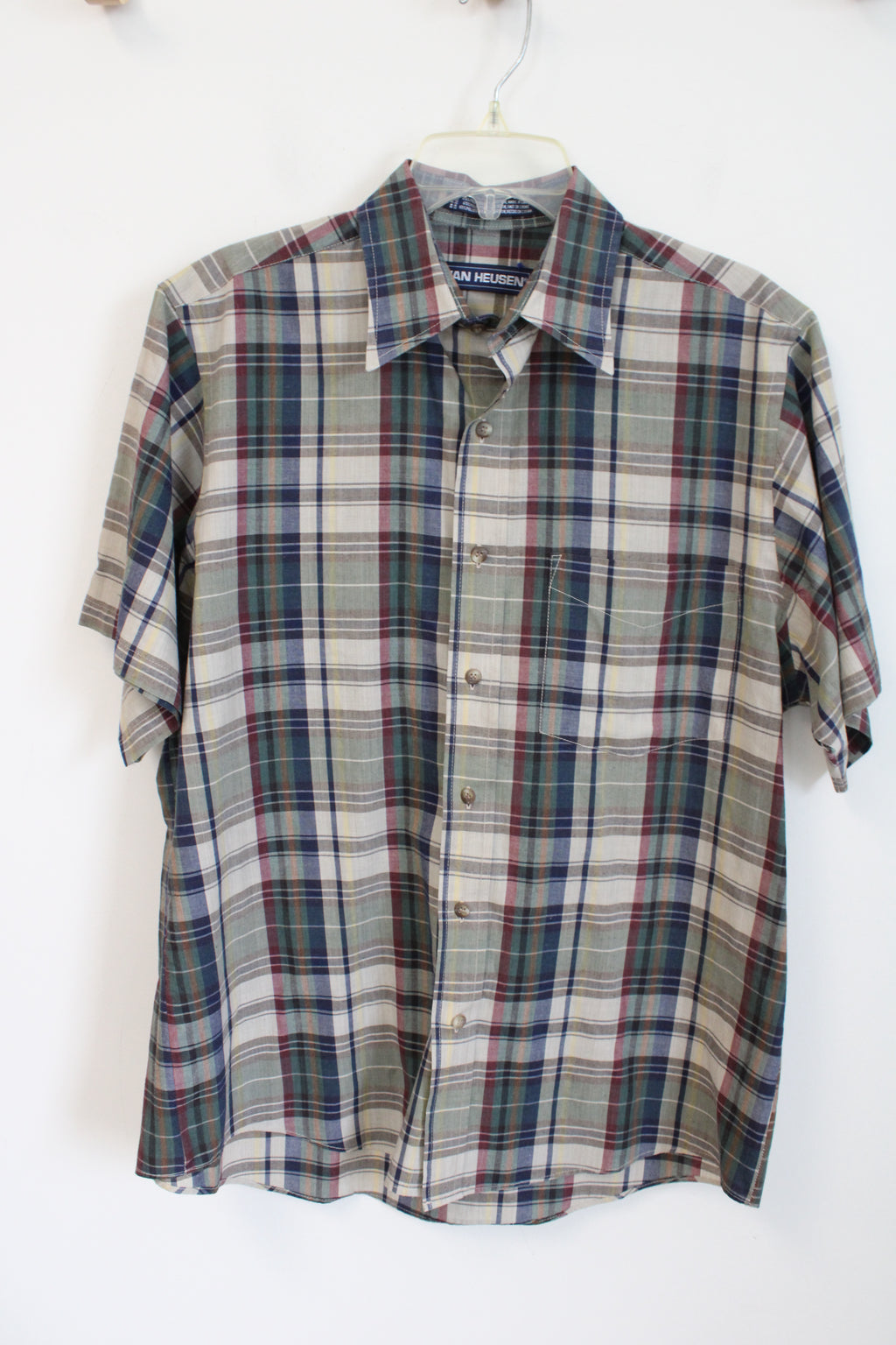 Van Heusen Vintage Plaid Button Down Shirt | M