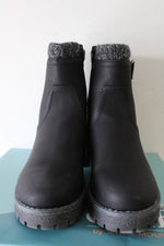 NEW Cliffs By White Moutain Black Faux Leather Zip Up Boots | Size 7