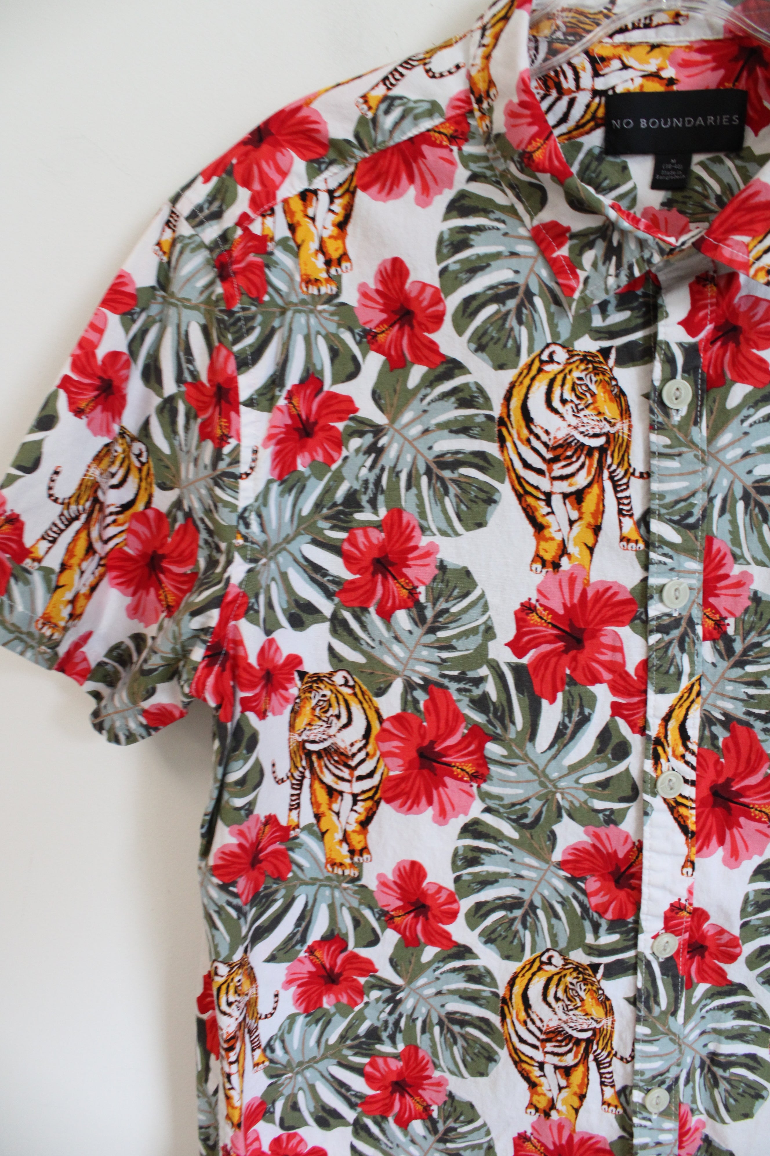 No Boundaries Tiger Monstera Hawaiian Print Shirt | M